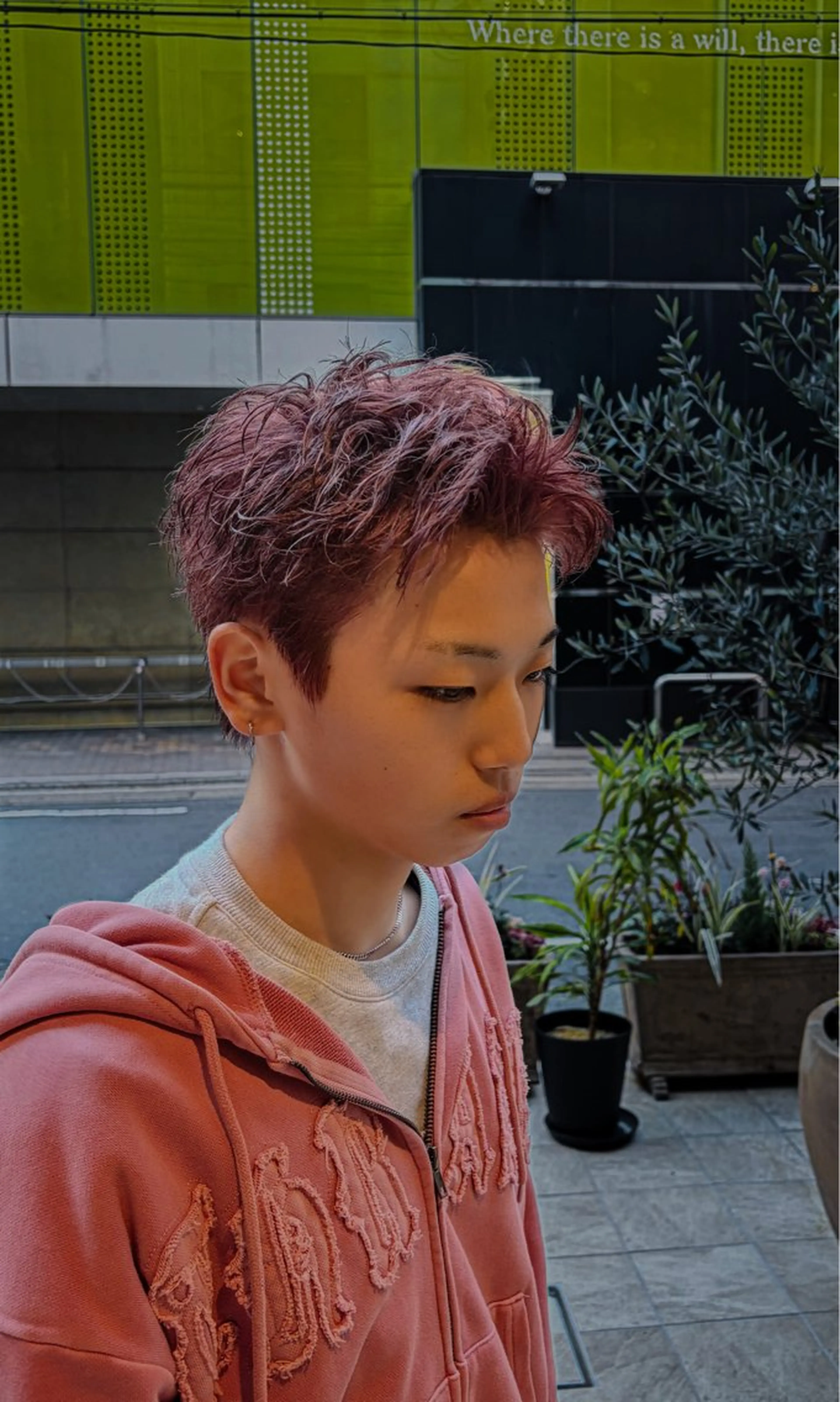 ショート カラー パーマ キッズ ピンクカラー ショートヘア カット ヘアカラー メンズ カラー特化/ カラー特化/池田海斗のヘアスタイル