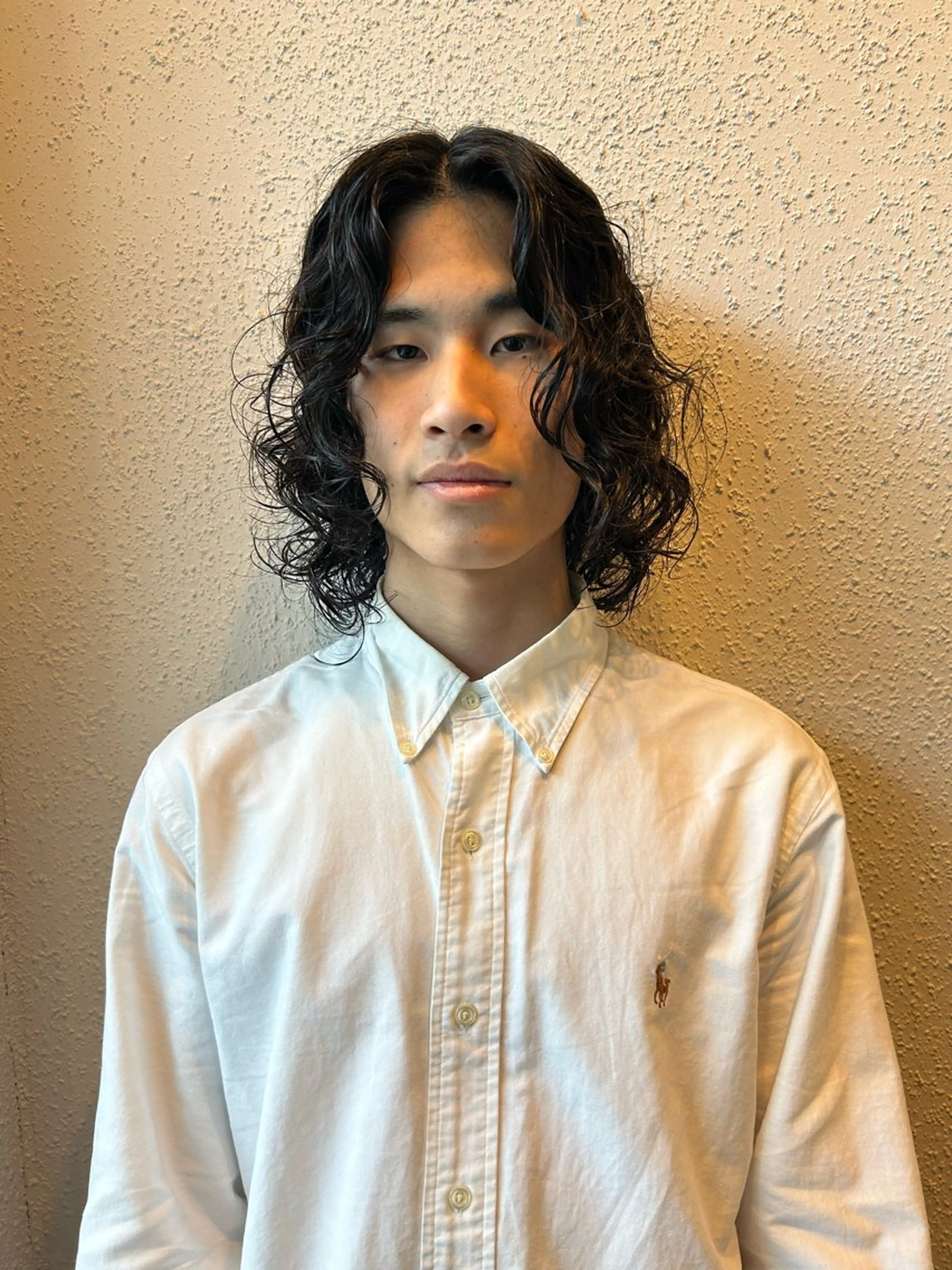 ショート パーマ メンズ 角田 桃香のヘアスタイル