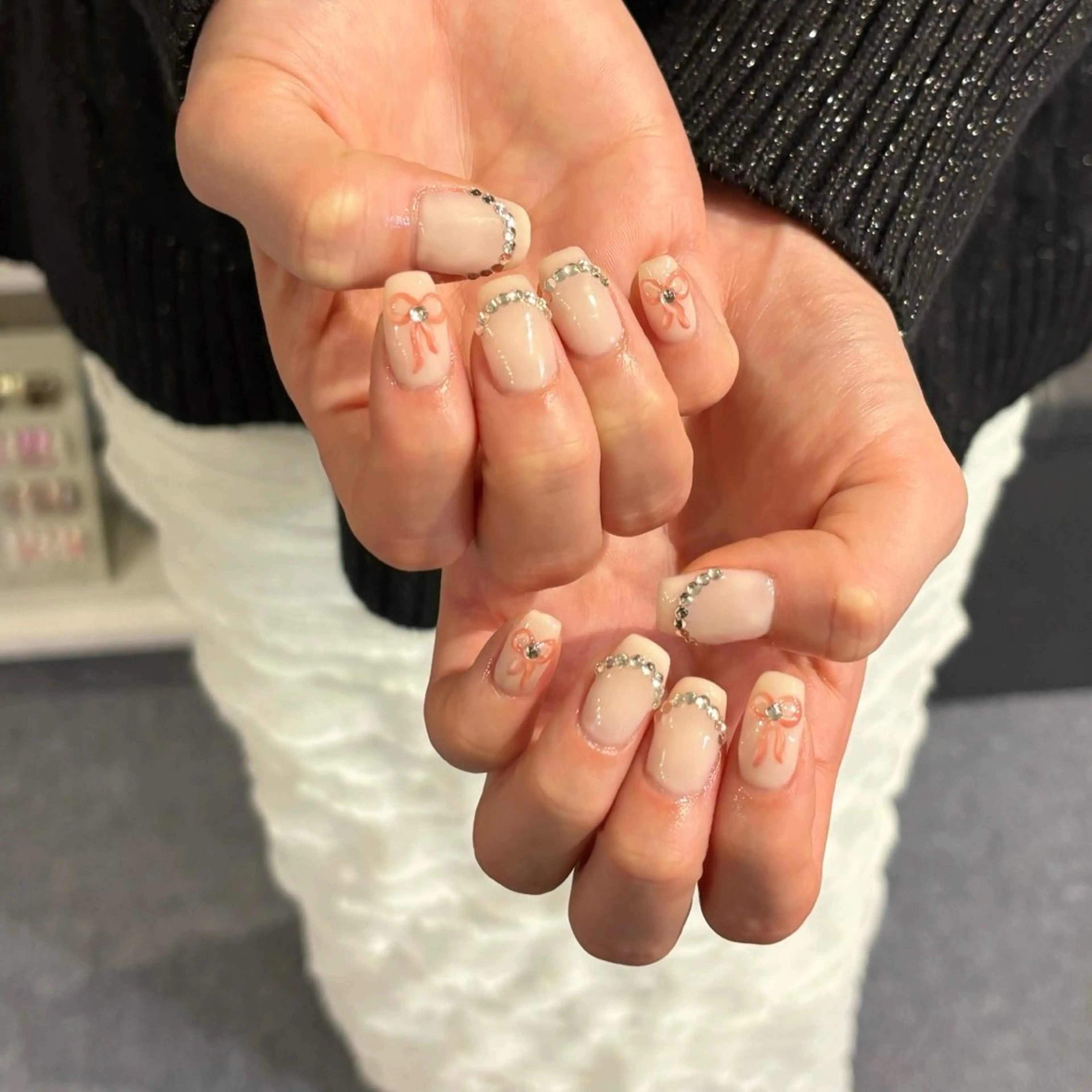 ネイル フレンチネイル ストーンネイル HONOKA W 【深江橋店】のネイルデザイン