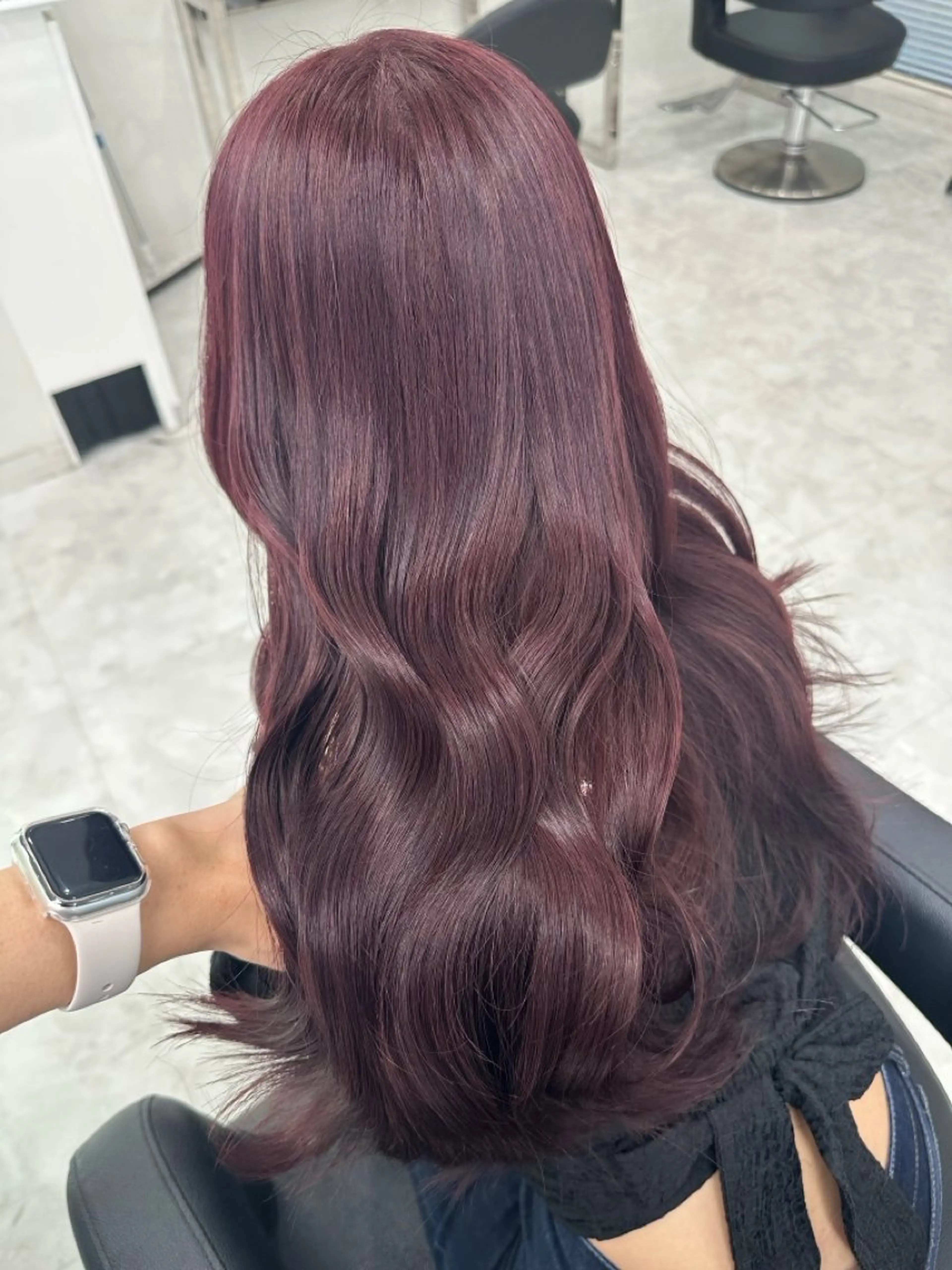 【💜ラベンダー強く入れたい方💜】ブリーチありWカラー＋コテ巻き仕上げ🦄 ☘️ 6600円✨️の写真