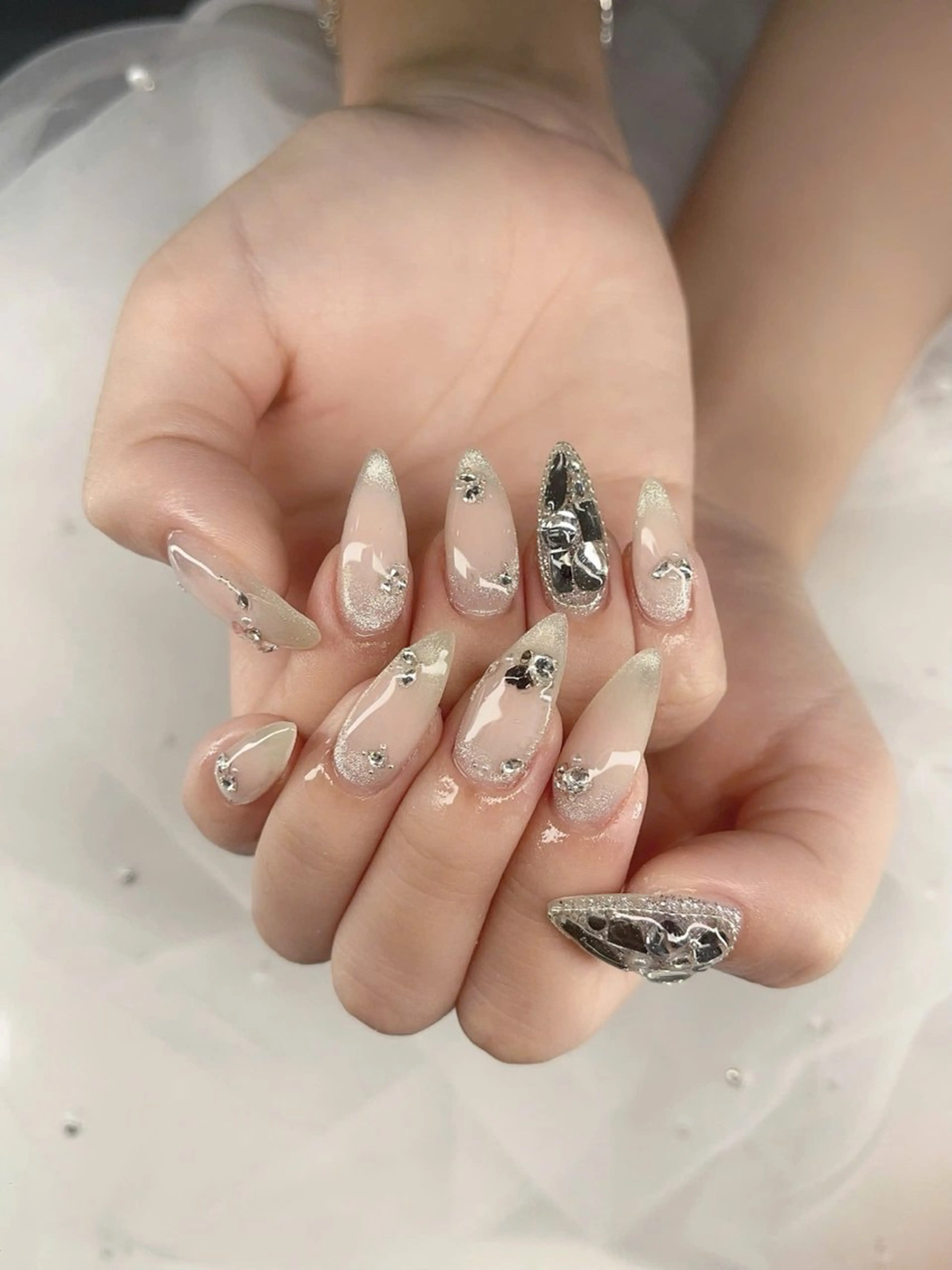 ネイル フレンチネイル キラキラネイル マグネットネイル ミラーネイル ニュアンスネイル Tira Nailのネイルデザイン