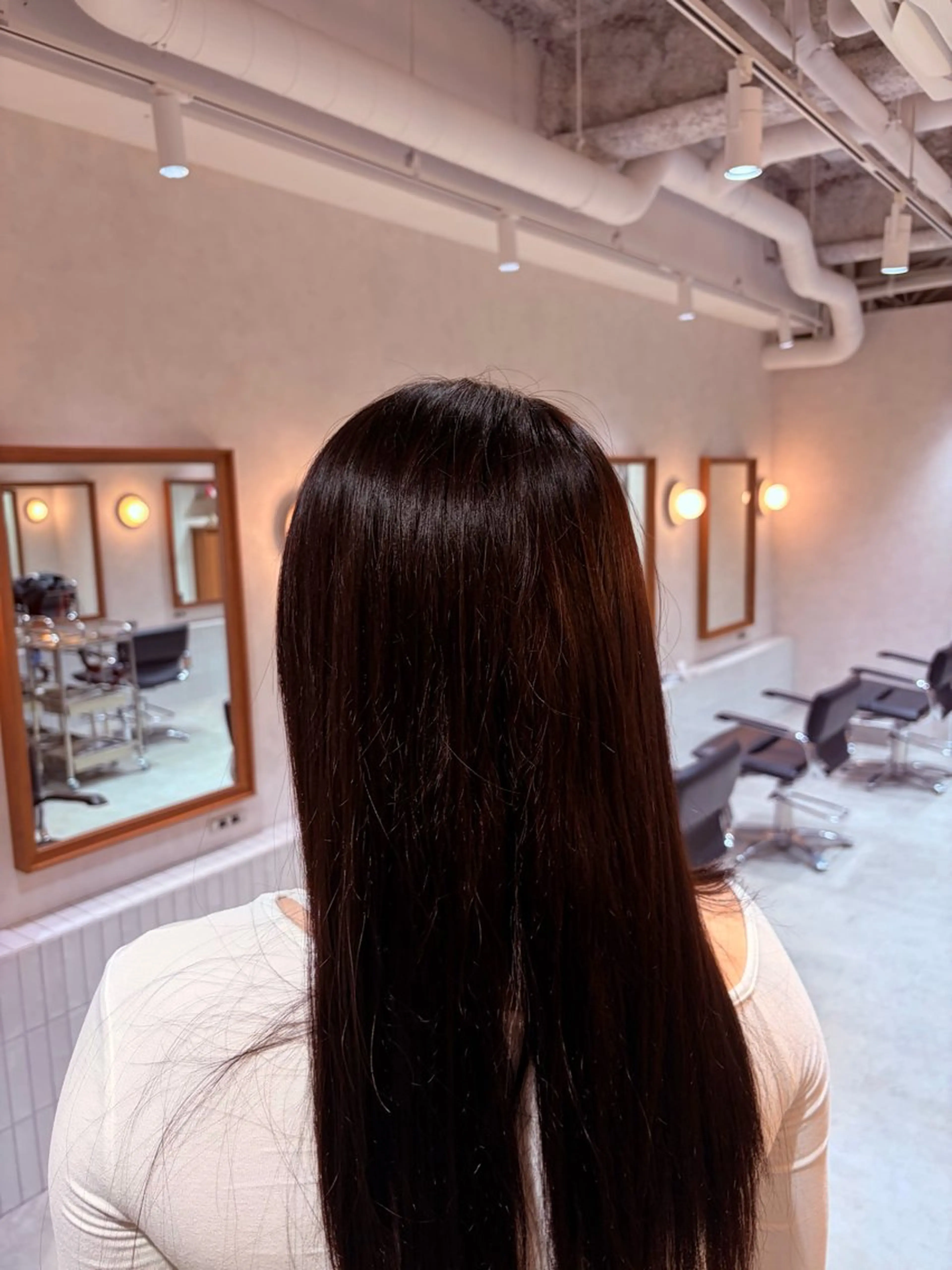 セミロング ZEST Ivy/ シュウのヘアスタイル
