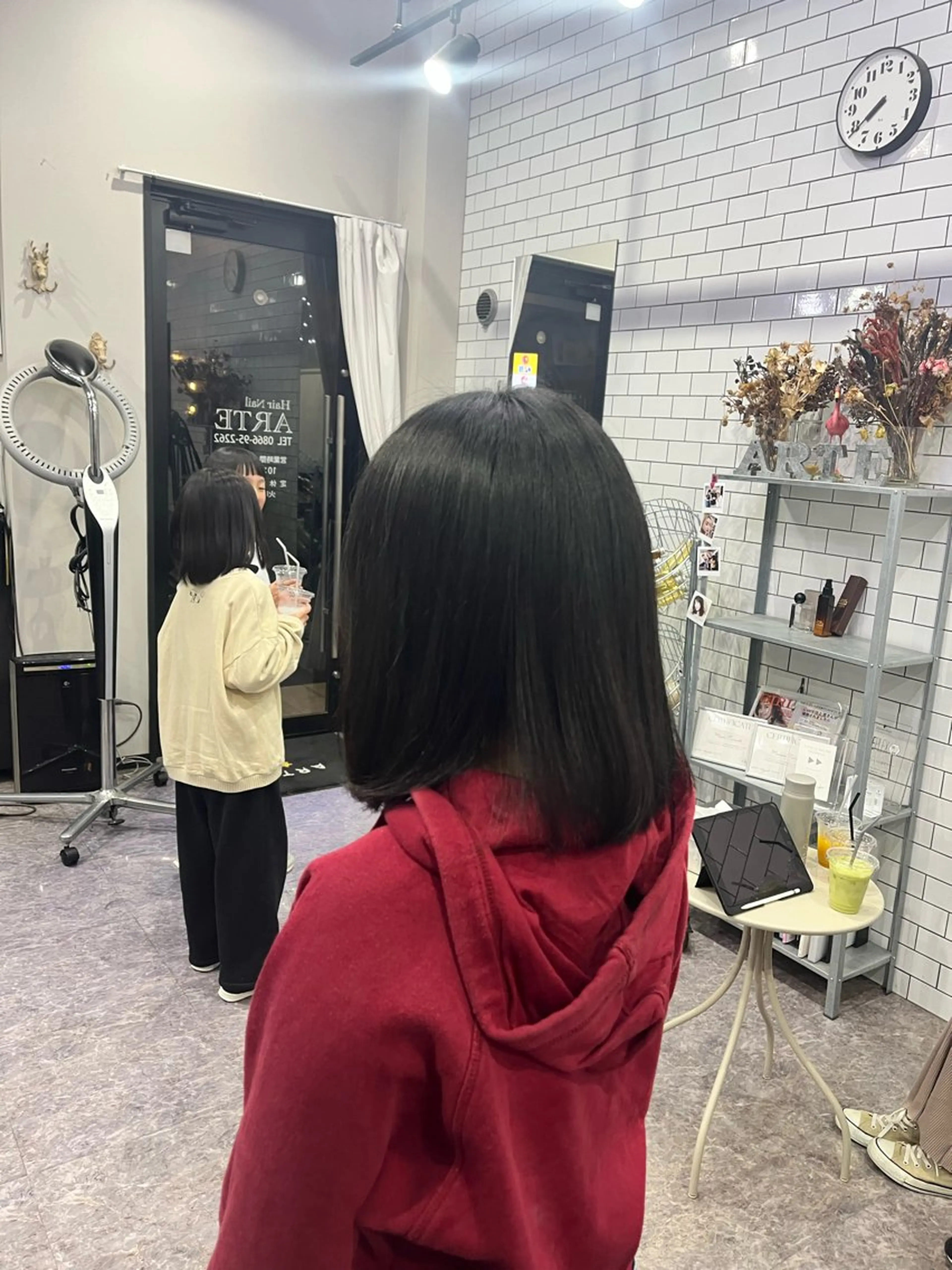 ミディアム カット 友滝 真菜美のヘアスタイル