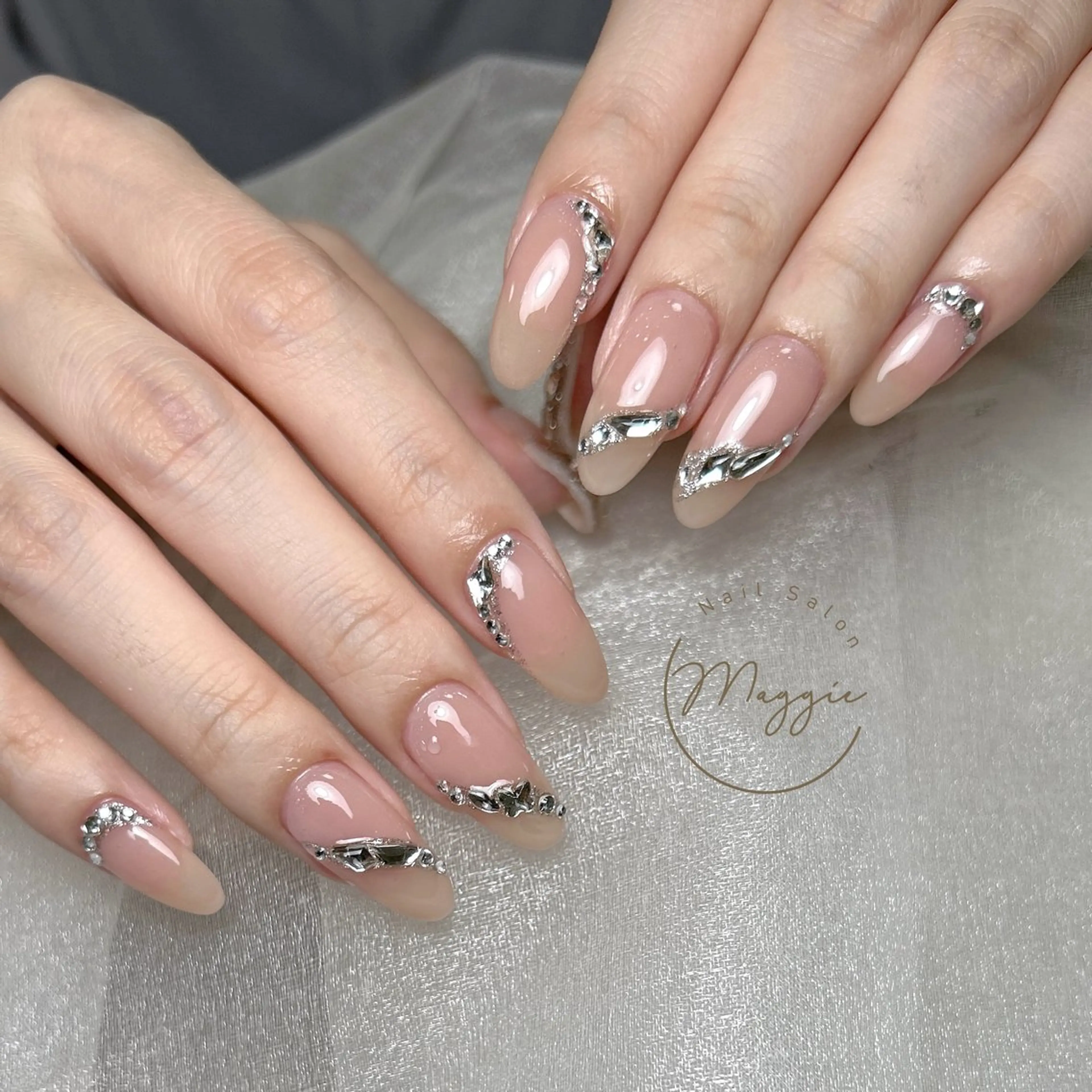 ネイル Maggie Nail🦩のネイルデザイン
