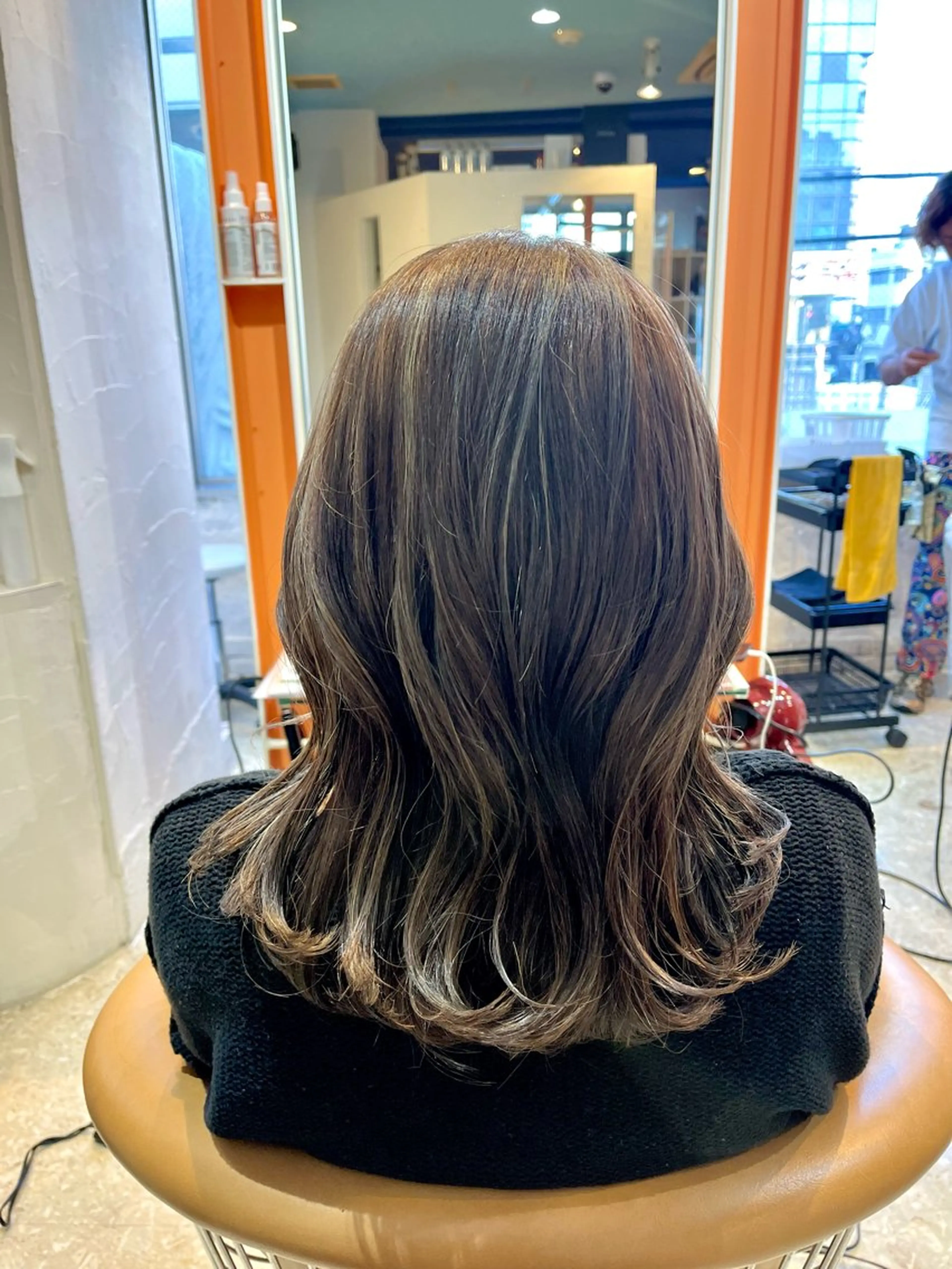 セミロング カラー カット ヘアカラー トリートメント うしだ かおるのヘアスタイル