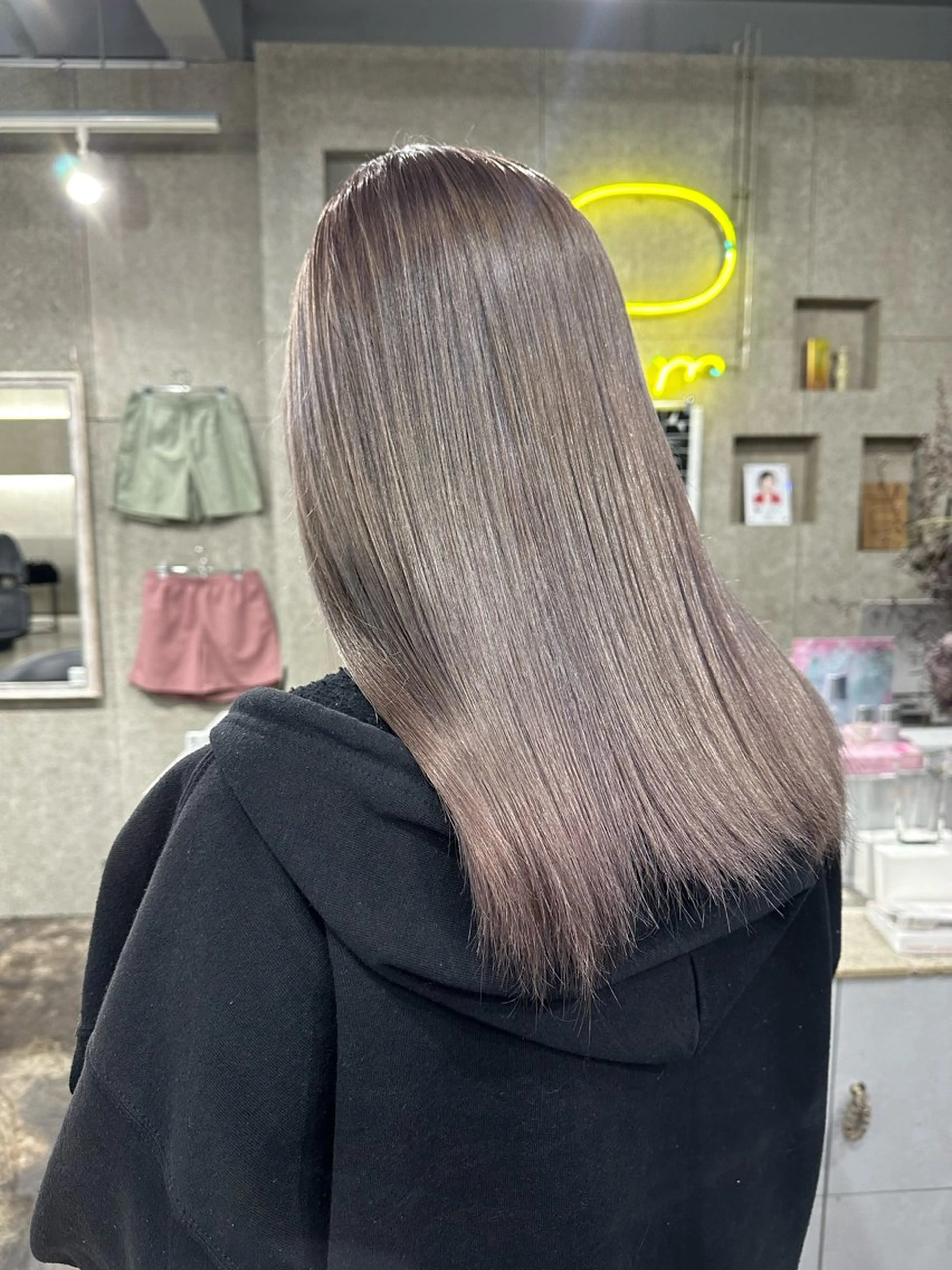 ミディアム 岩間 萌々果/eimのヘアスタイル