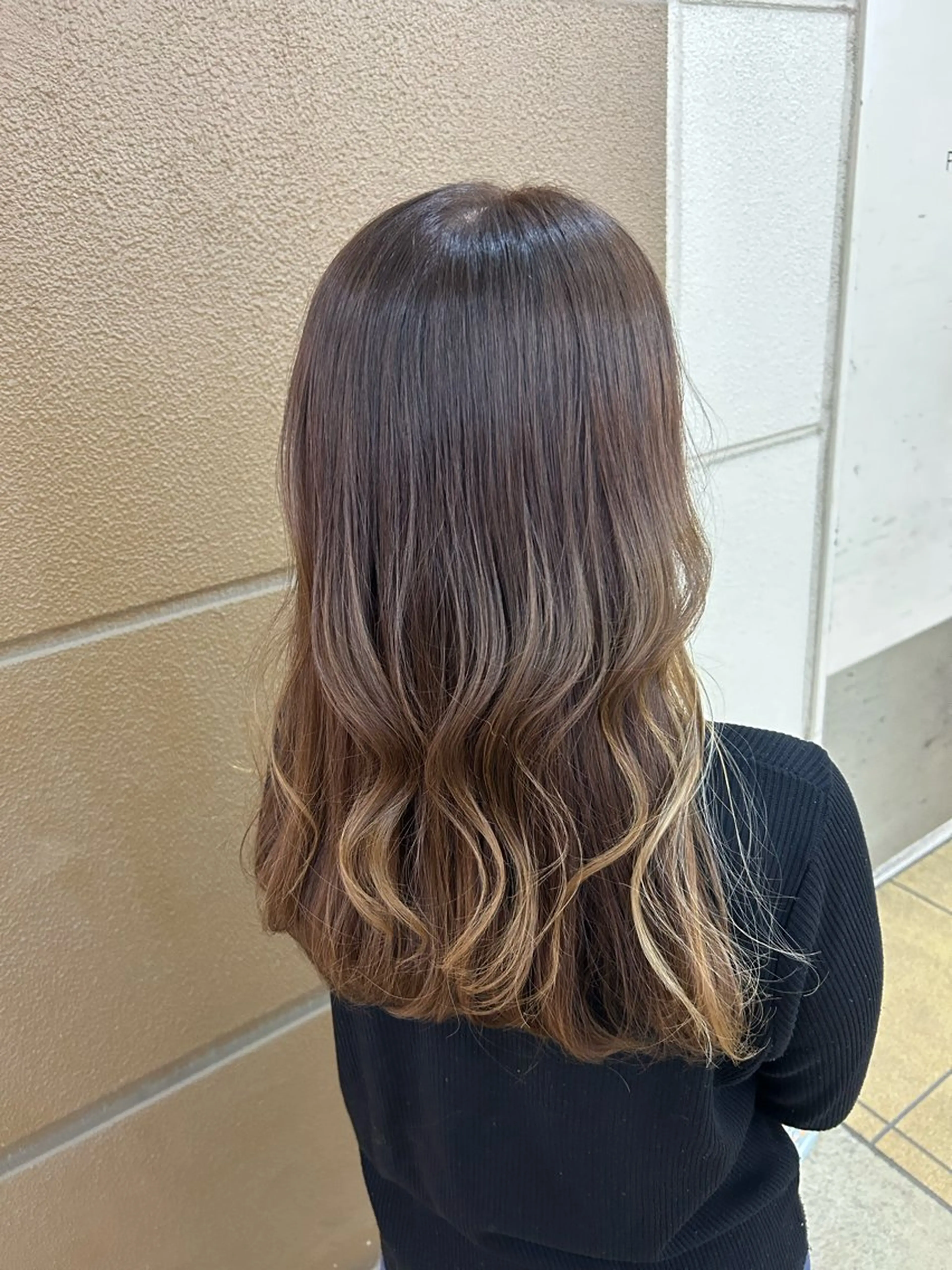 カラー 林 玲美のヘアスタイル