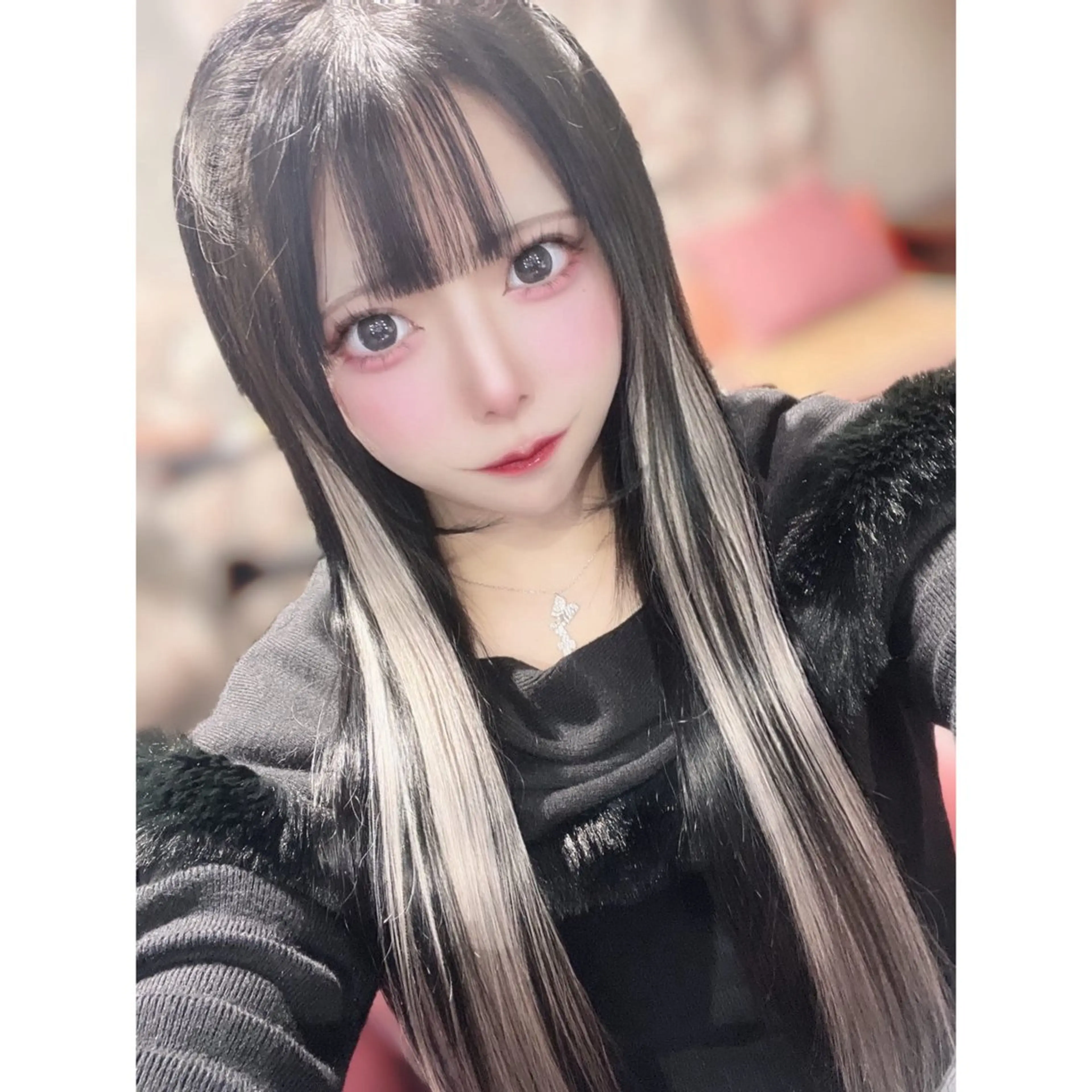 ロング エクステ エクステ 韓国ヘア×ハイトーン AYA💫のヘアスタイル