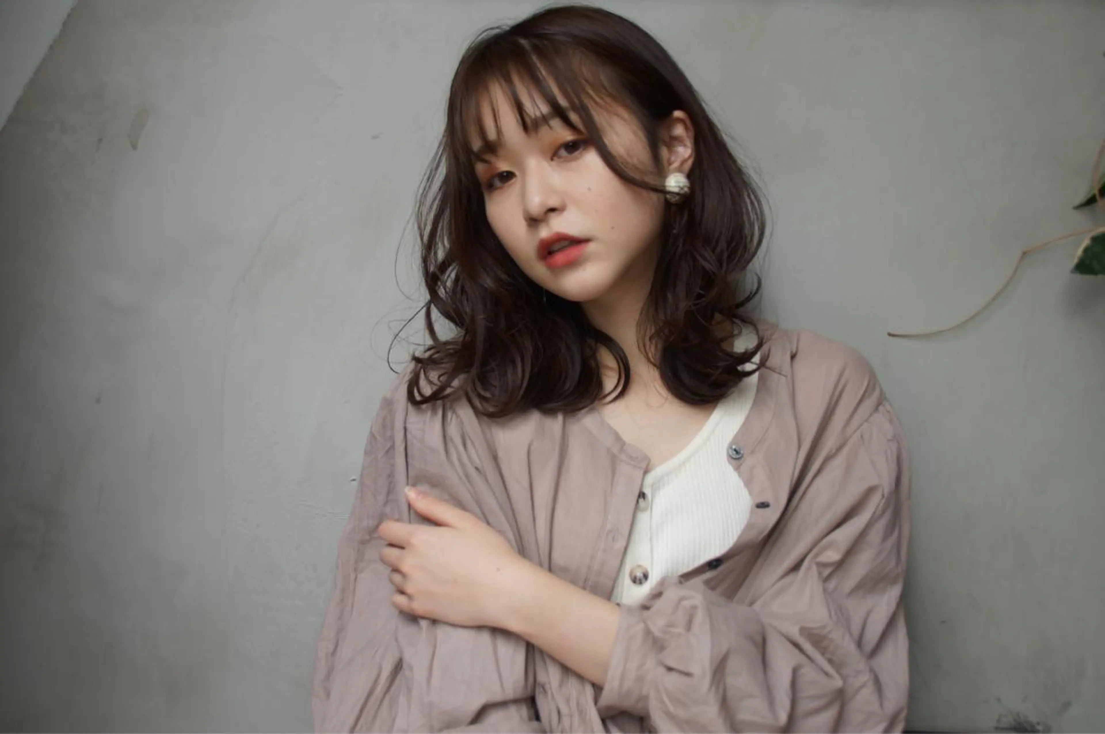 ミディアム アッシュ 外国人風カラー ハイライト 髪質改善 韓国風ヘア hoNua. 栄/透明感カラーのヘアスタイル