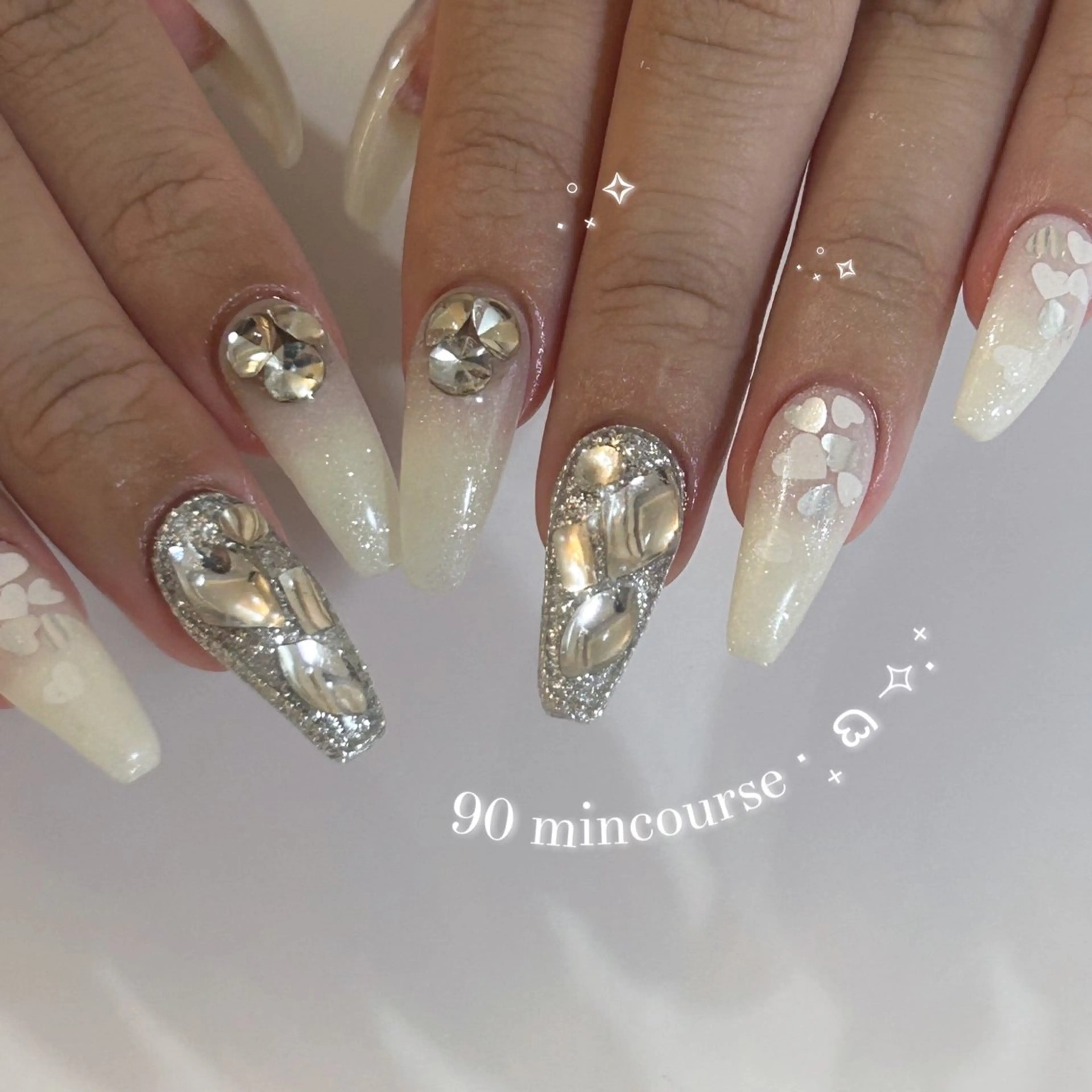 ネイル ハンドネイル ViViA momokaのネイルデザイン