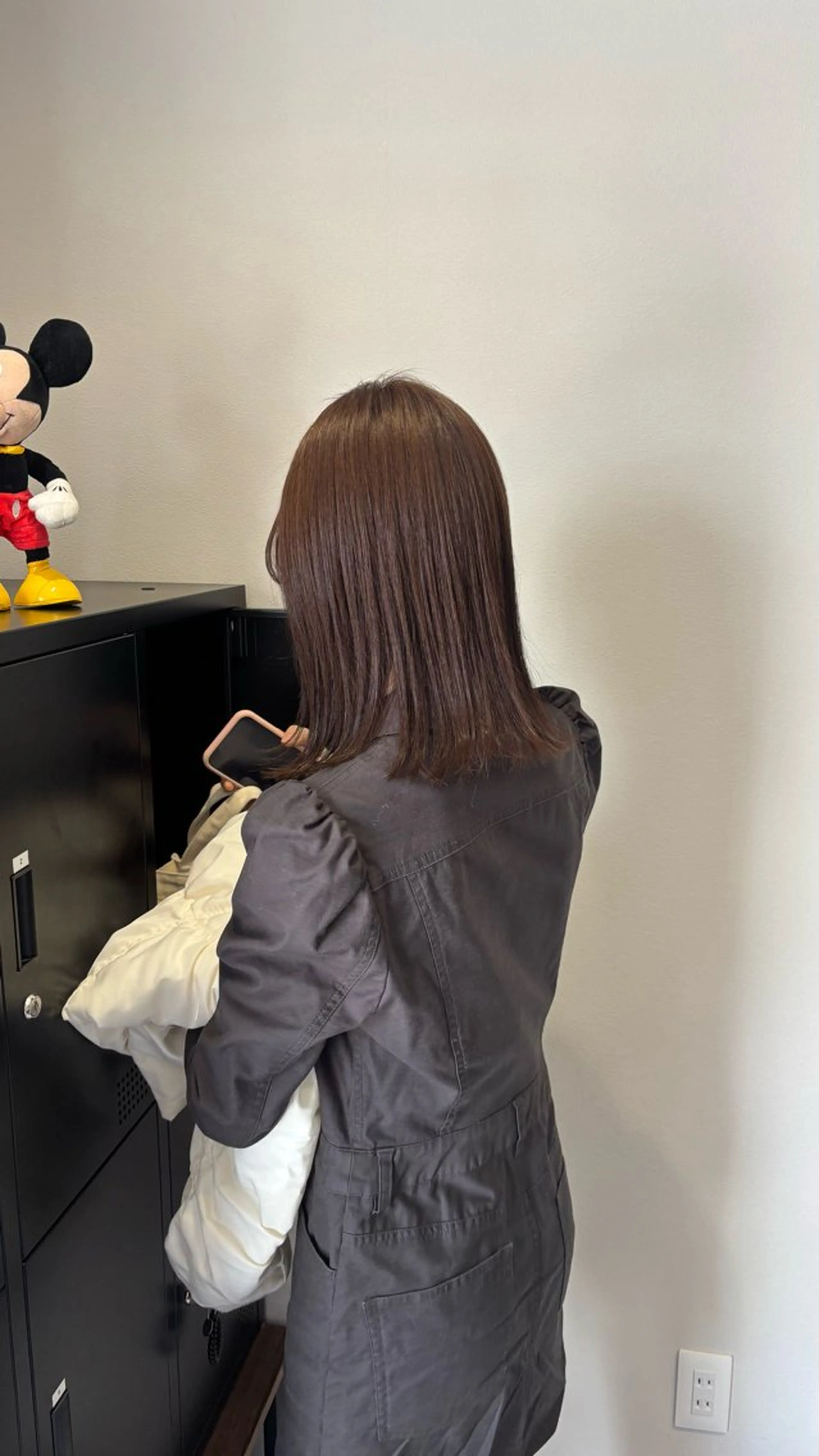 ロング ラベンダーベージュ カット ヘアカラー トリートメント YURINO /ボブ ベージュ/ハイトーンのヘアスタイル