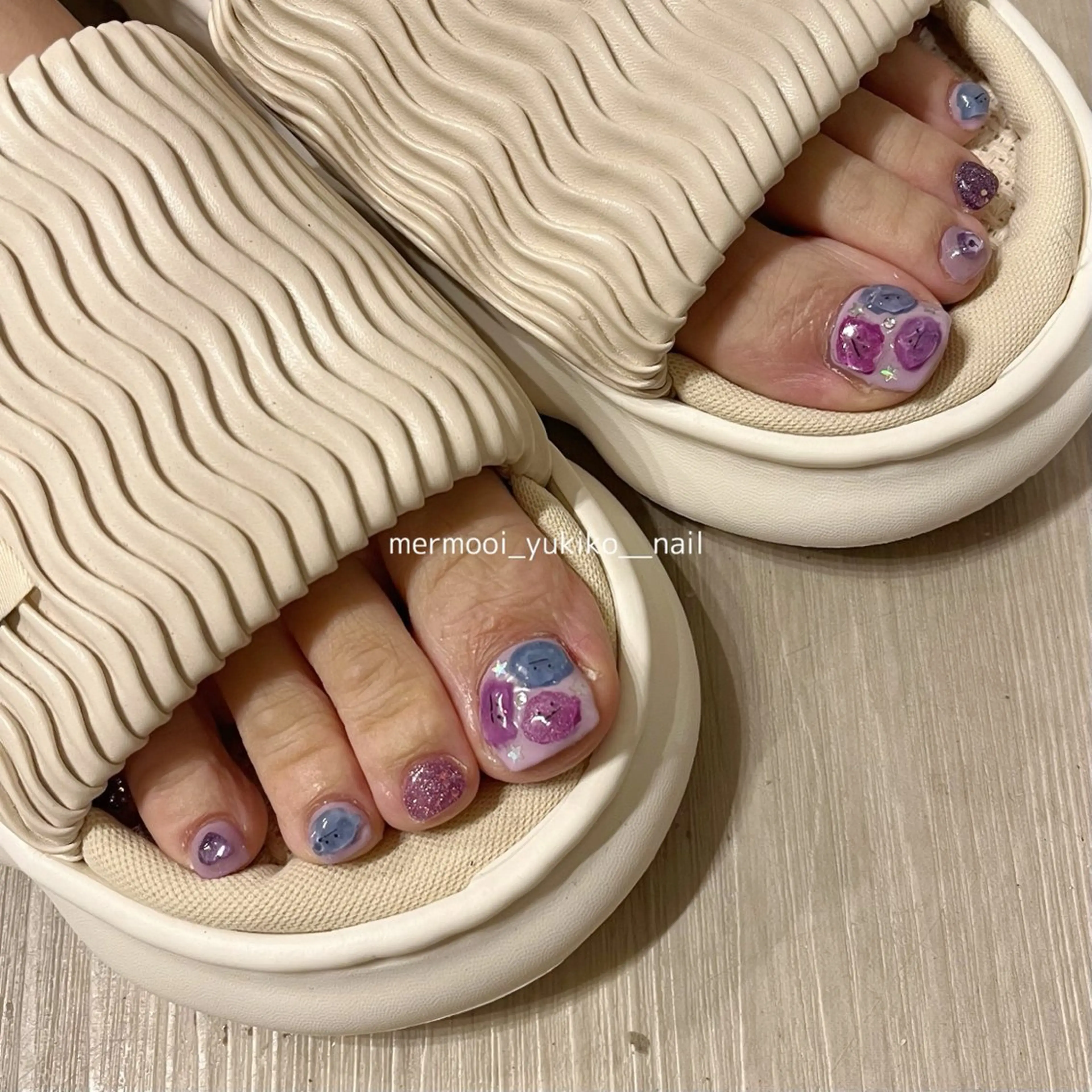 ネイル フットネイル ニュアンスネイル パープル melumooi nailのネイルデザイン