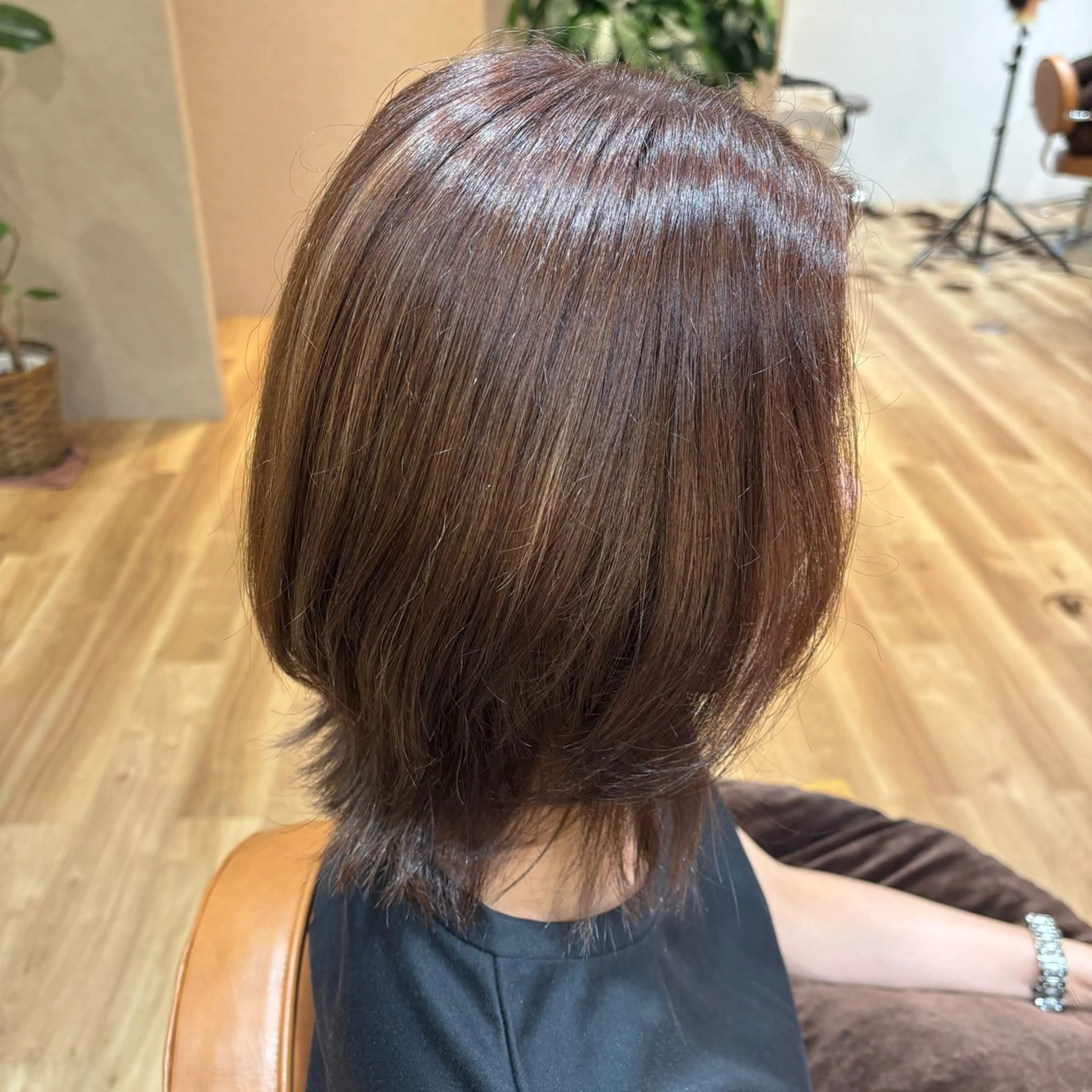 ミディアム カラー ボブレイヤー ボブ くびれヘア くびれレイヤー レイヤーカット 小西 七菜子のヘアスタイル