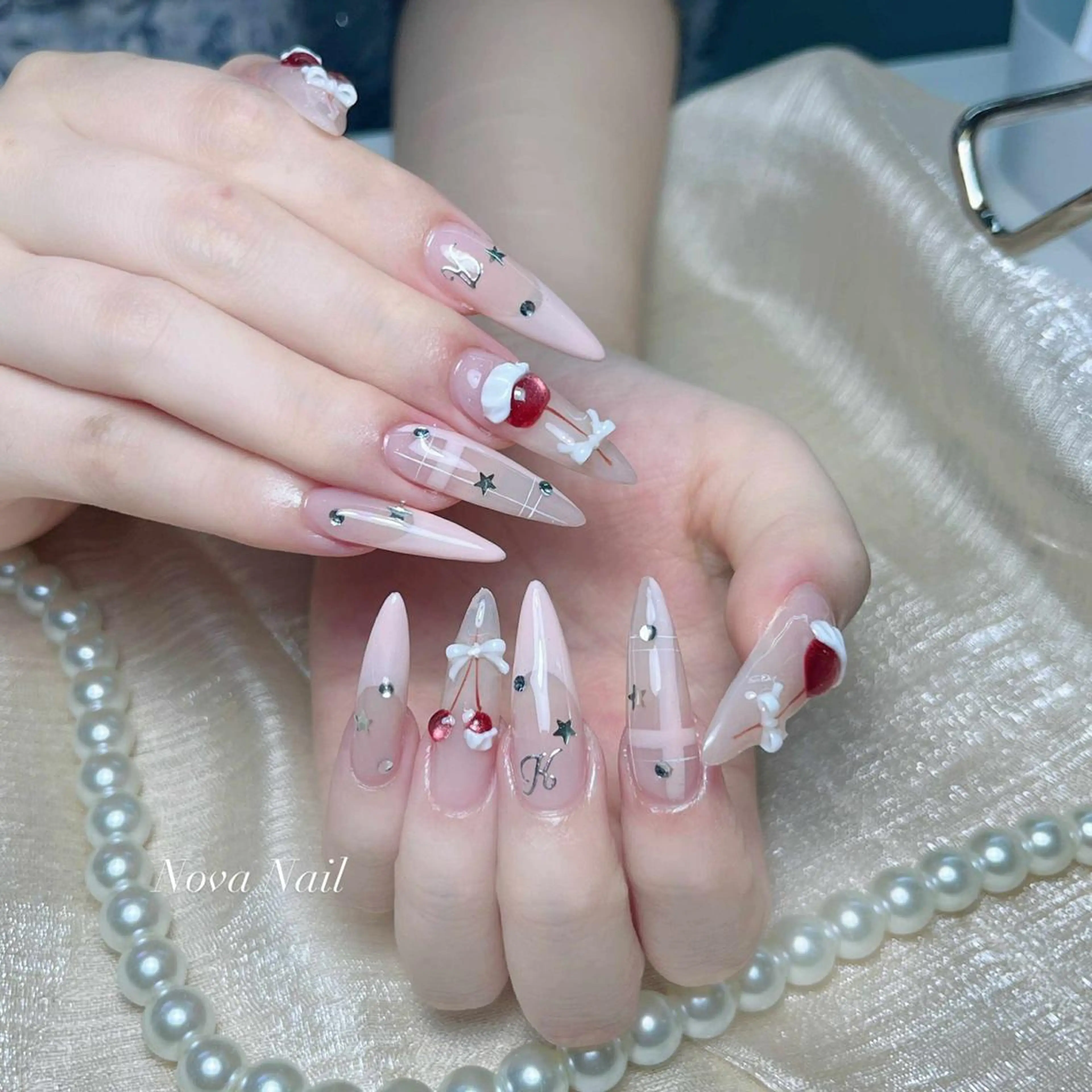 ネイル アートネイル ブラウン ジェルネイル ゴールド キラキラネイル ハンドネイル Nova Nailのネイルデザイン