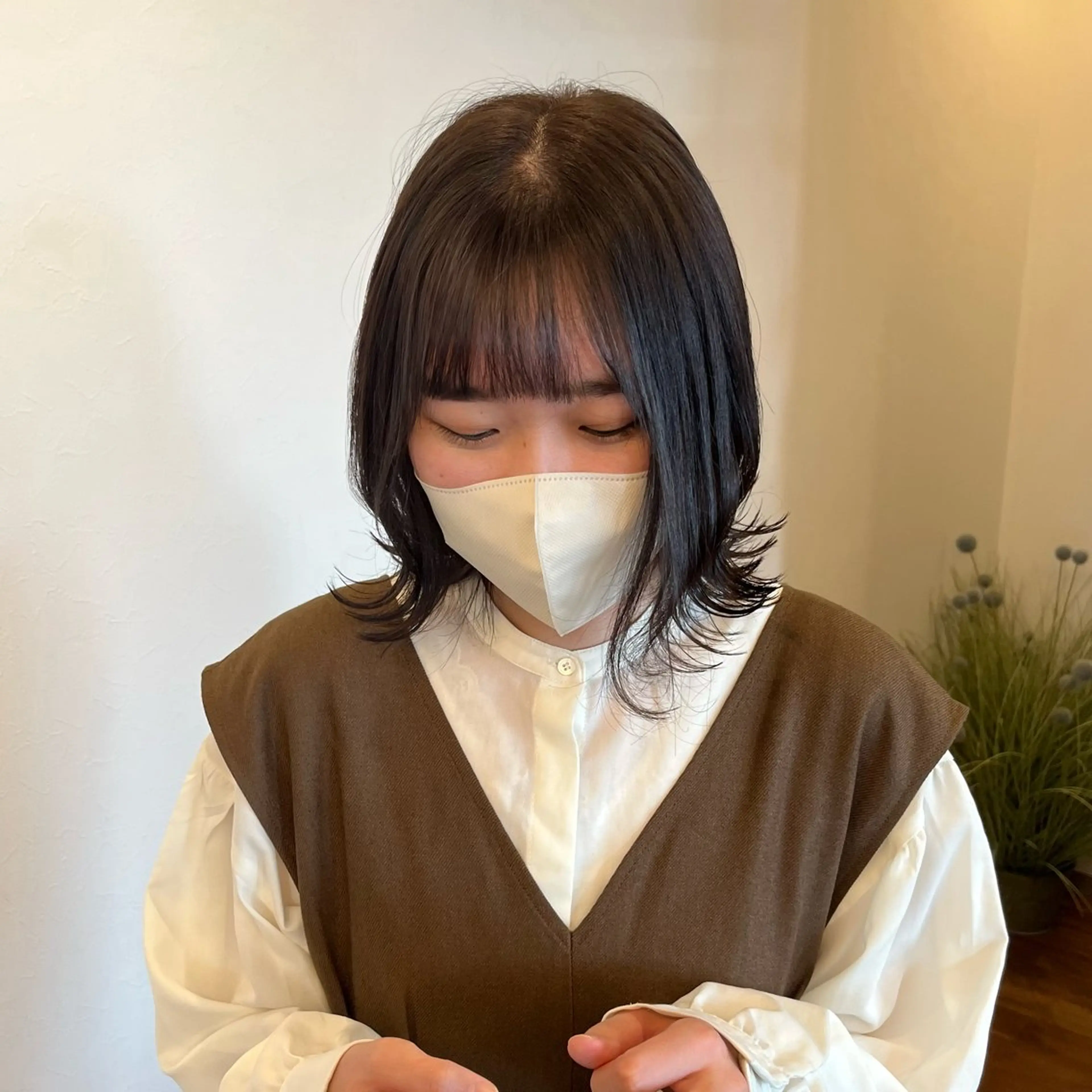 ミディアム カラー オリーブカラー 今井 杏奈のヘアスタイル