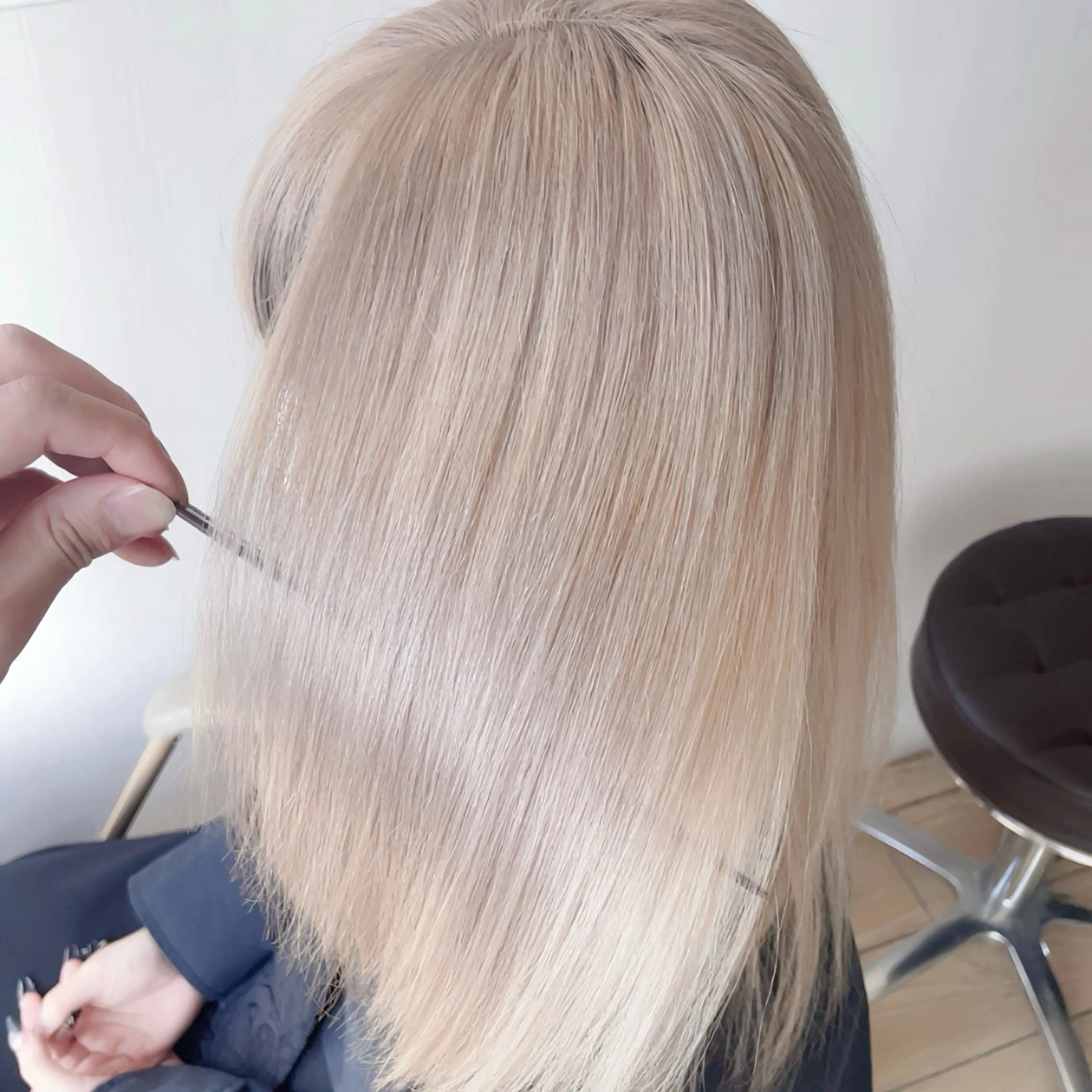 セミロング カラー ブリーチ ハイトーンカラー 顔周り/透明感カラー /似合わせ/難波雄雅のヘアスタイル