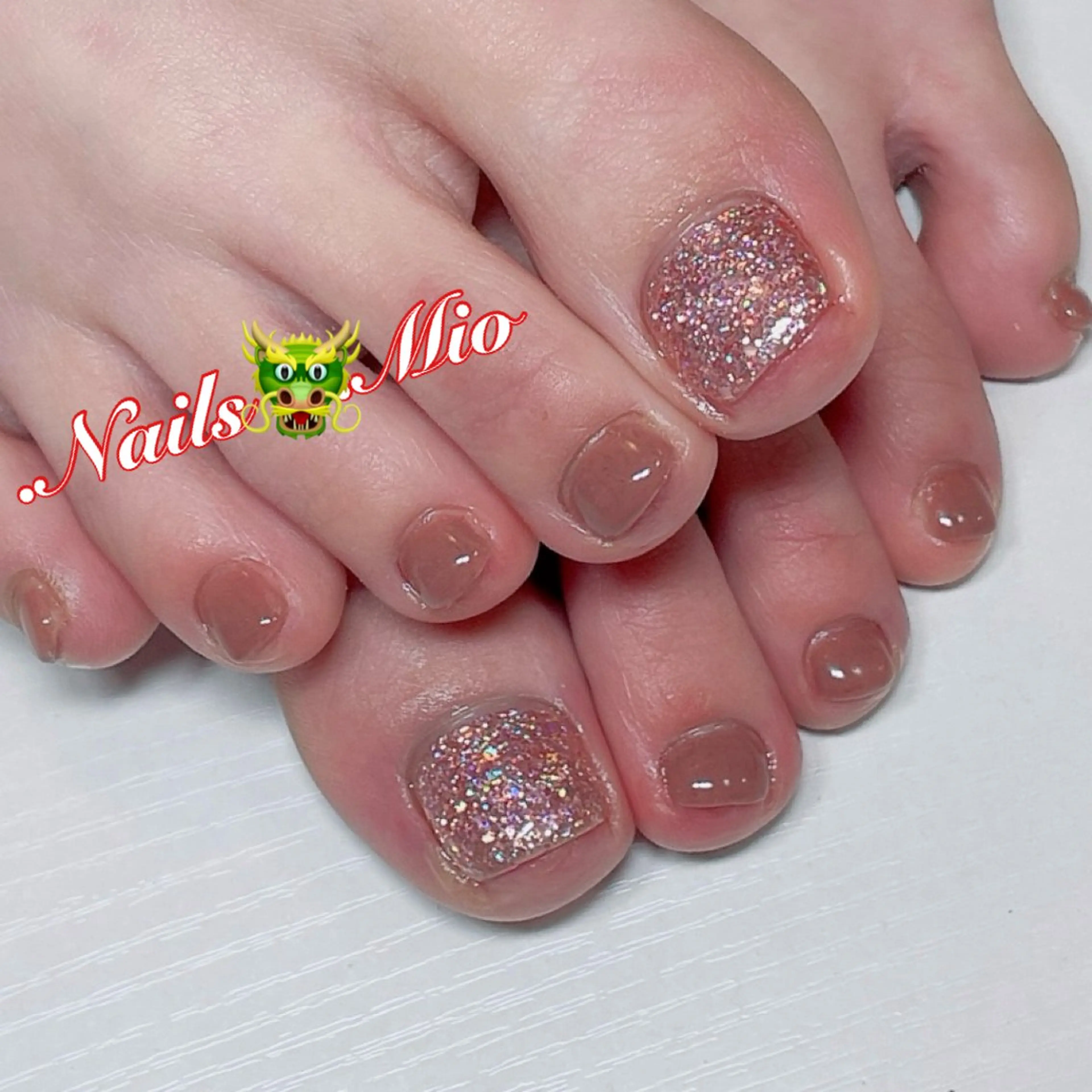 ネイル ジェルネイル ワンカラーネイル フットネイル .Nails Mio 赤羽西ネイルサロンのネイルデザイン