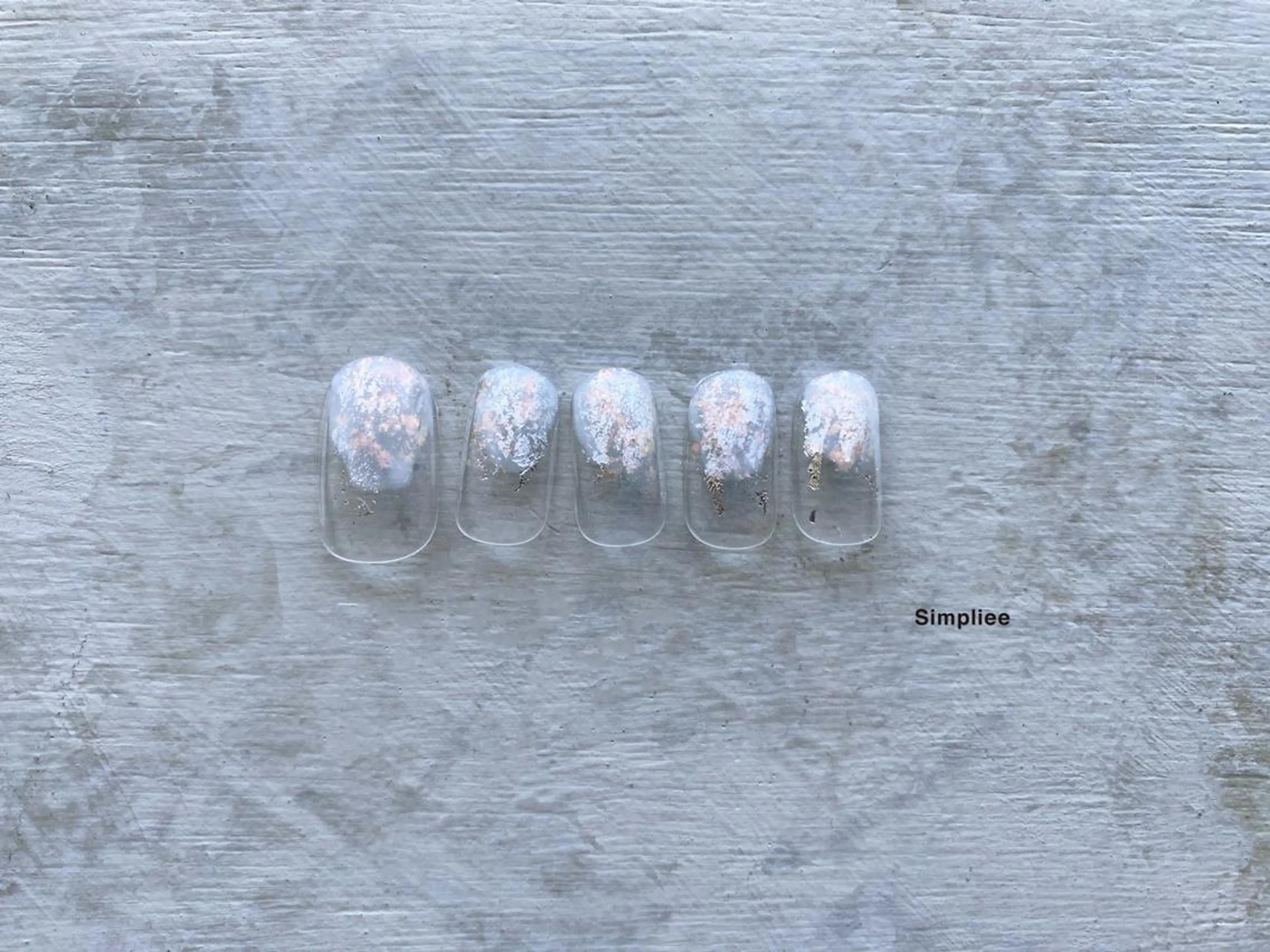 ネイル クリアネイル ニュアンスネイル Emi .K 西荻窪店のネイルデザイン