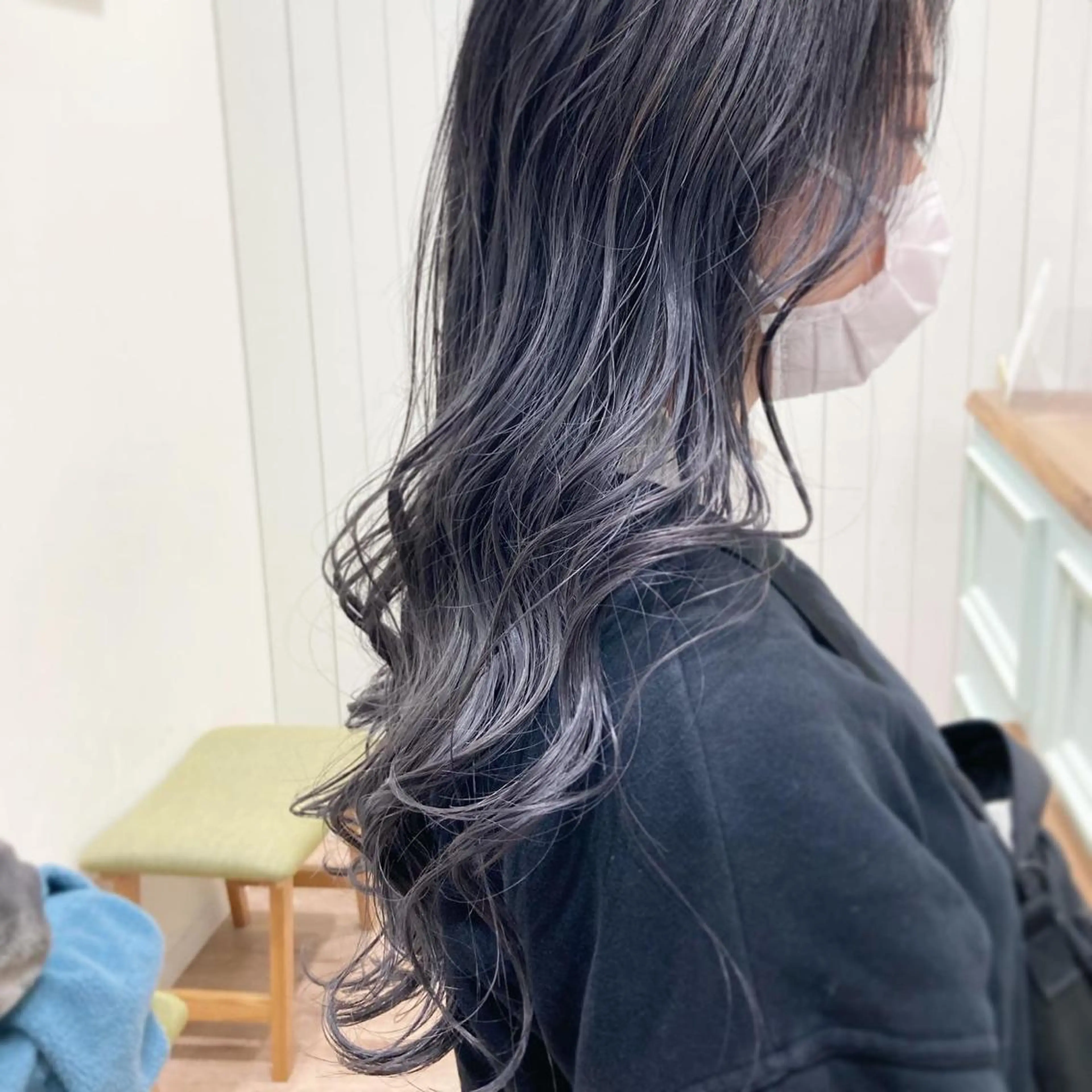 ロング カラー シルバー ケアブリーチ 坪井佑樹のヘアスタイル