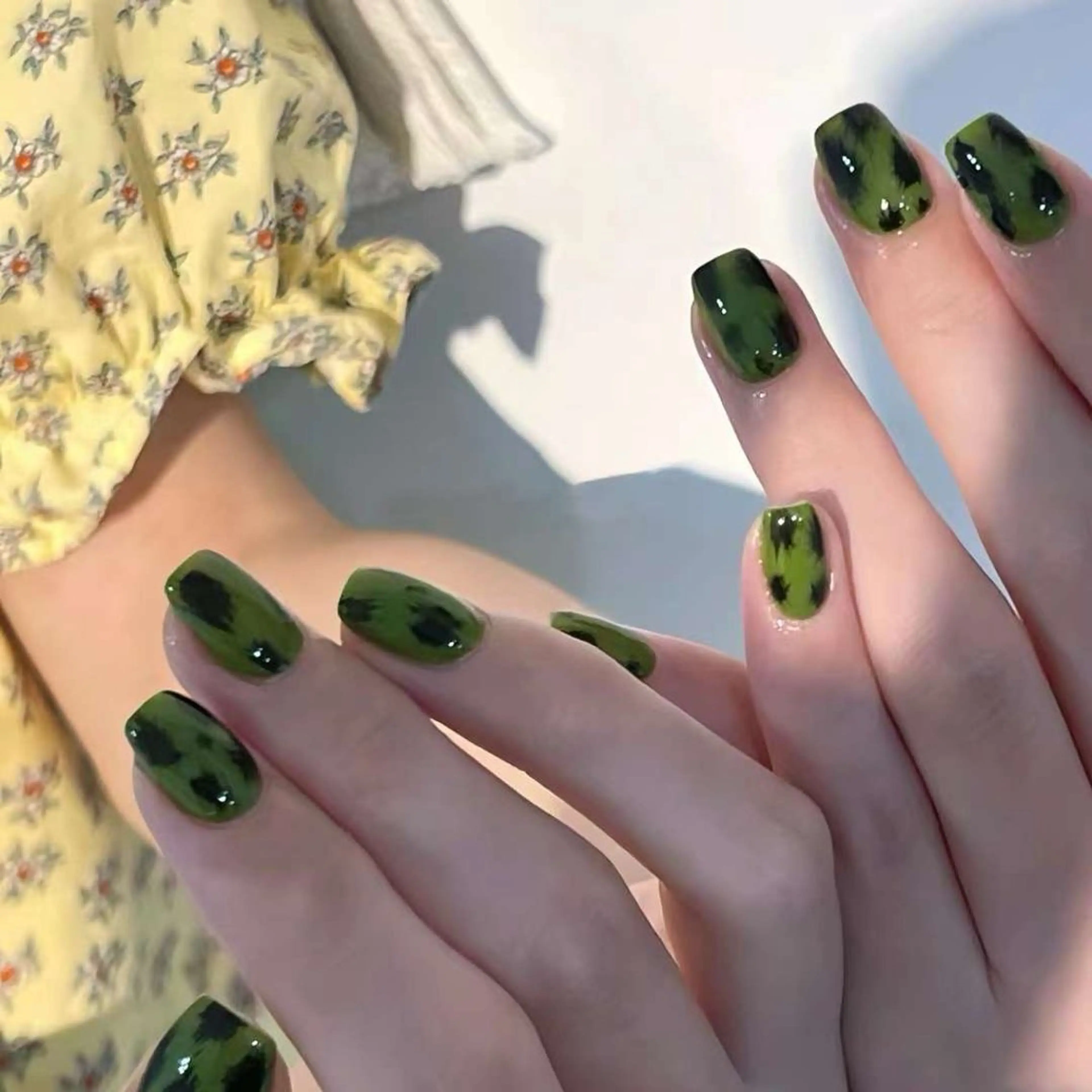 ミディアム めぐみのネイルサロン スタッフ練習のネイルデザイン