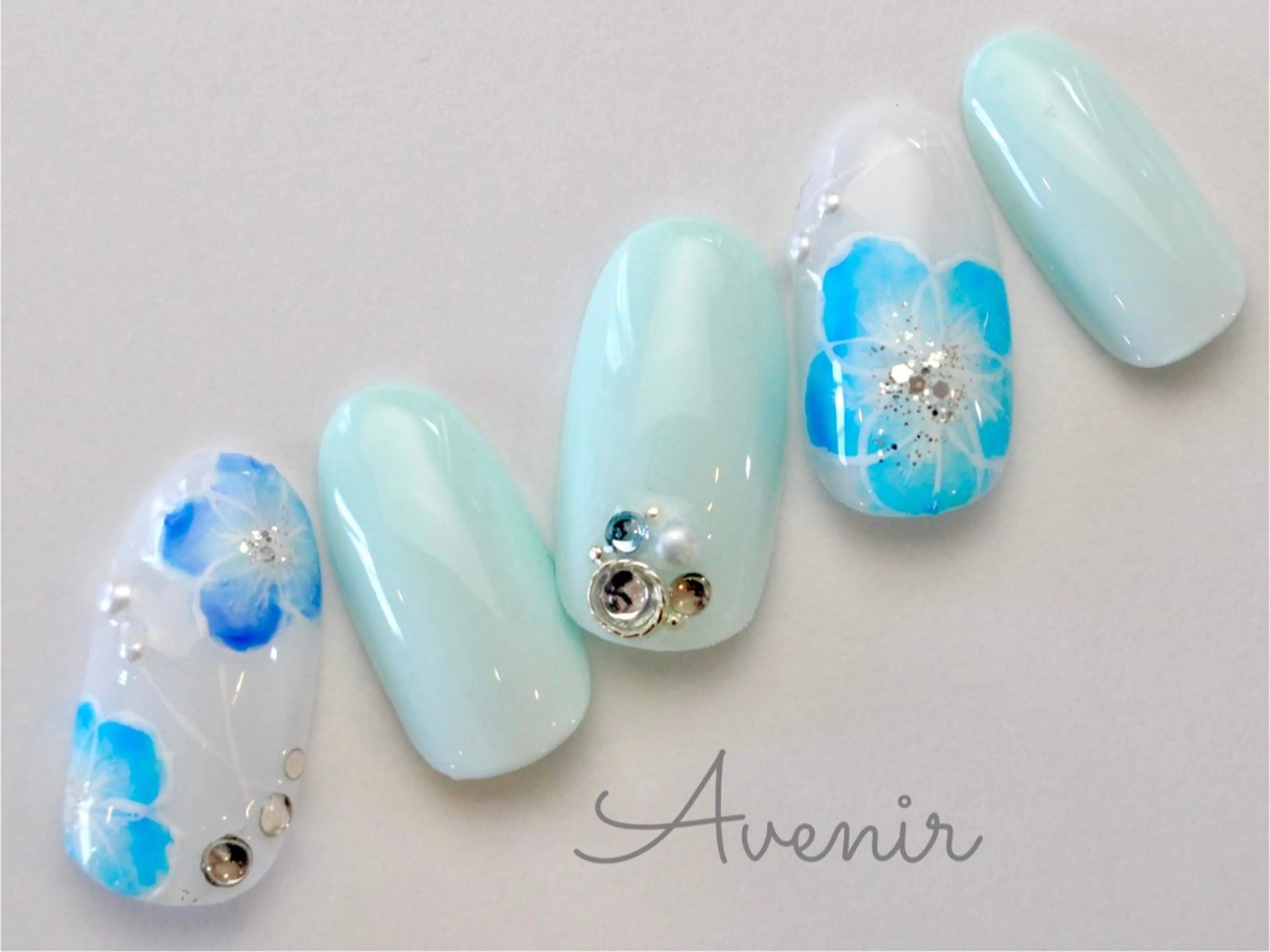 ネイル ハンドネイル Avenir 表参道 nail＆eye予約のネイルデザイン