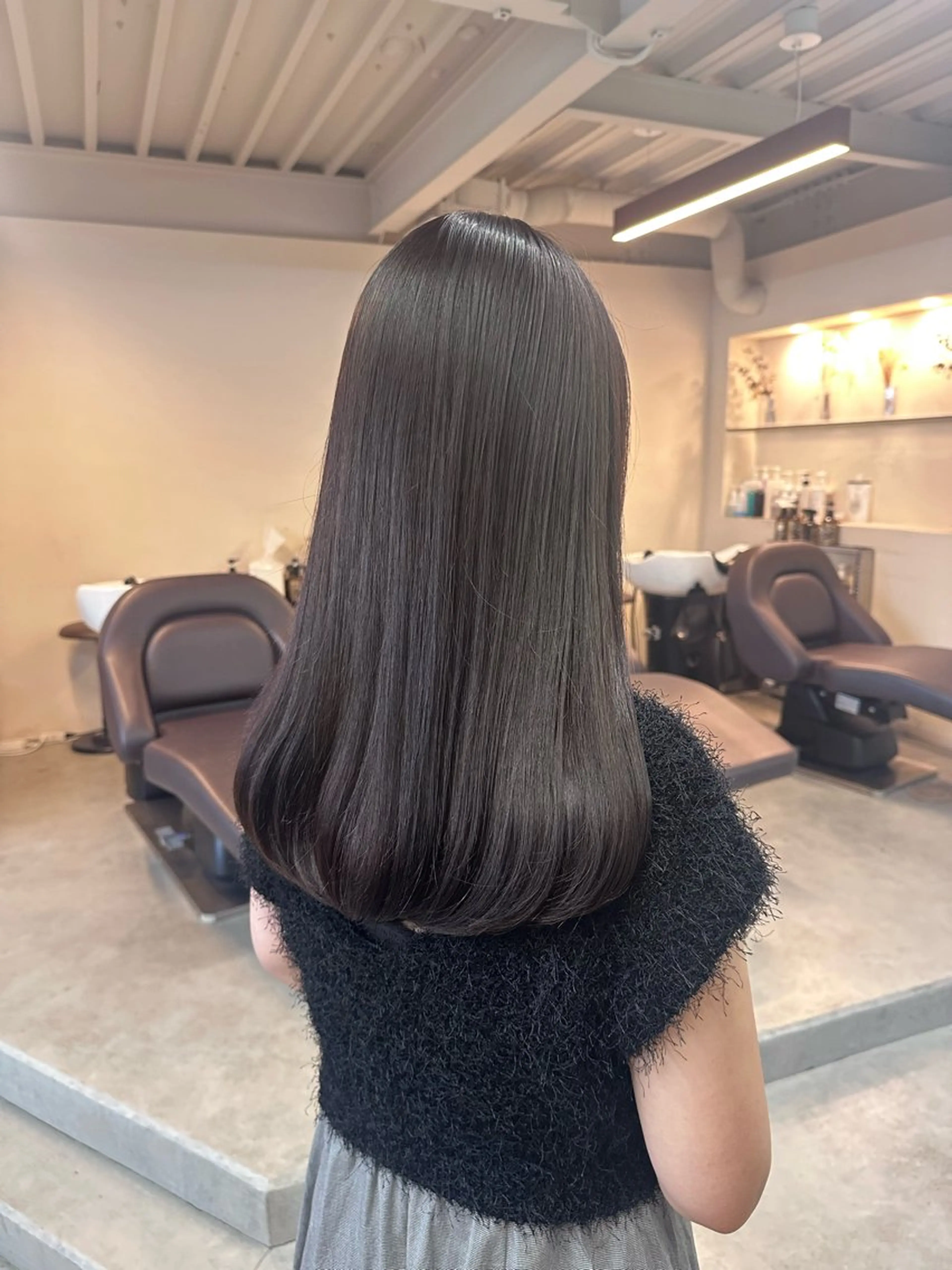 セミロング 顔まわりレイヤー 韓国風ヘア レイヤーカット ローレイヤー 縮毛矯正 ヘアカラー トリートメント 【必ず似合わせます】 川口航平のヘアスタイル