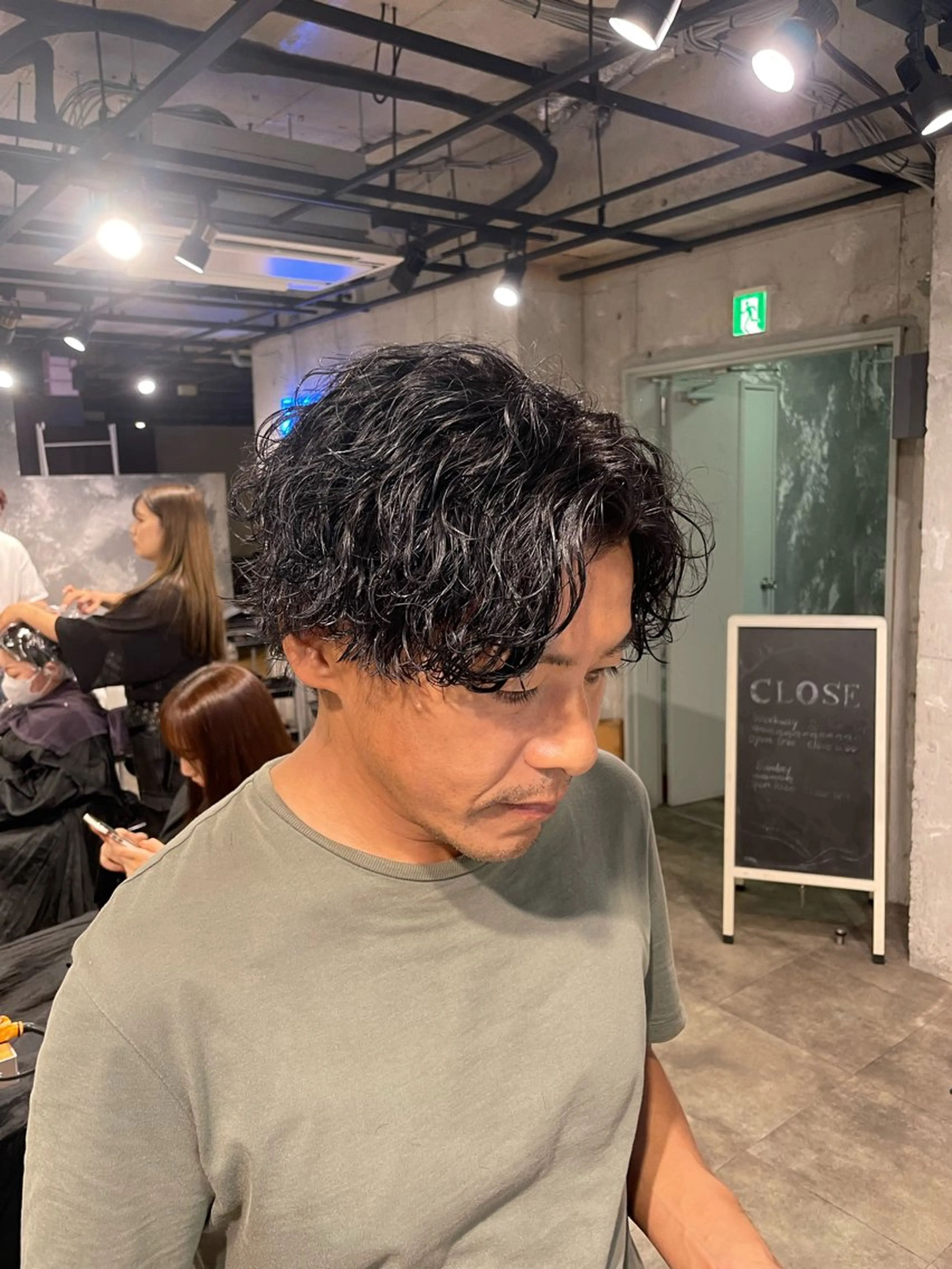 パーマ メンズ カット ヘアカラー トリートメント 艶髪/透明感🪽 DISCO🪽のヘアスタイル