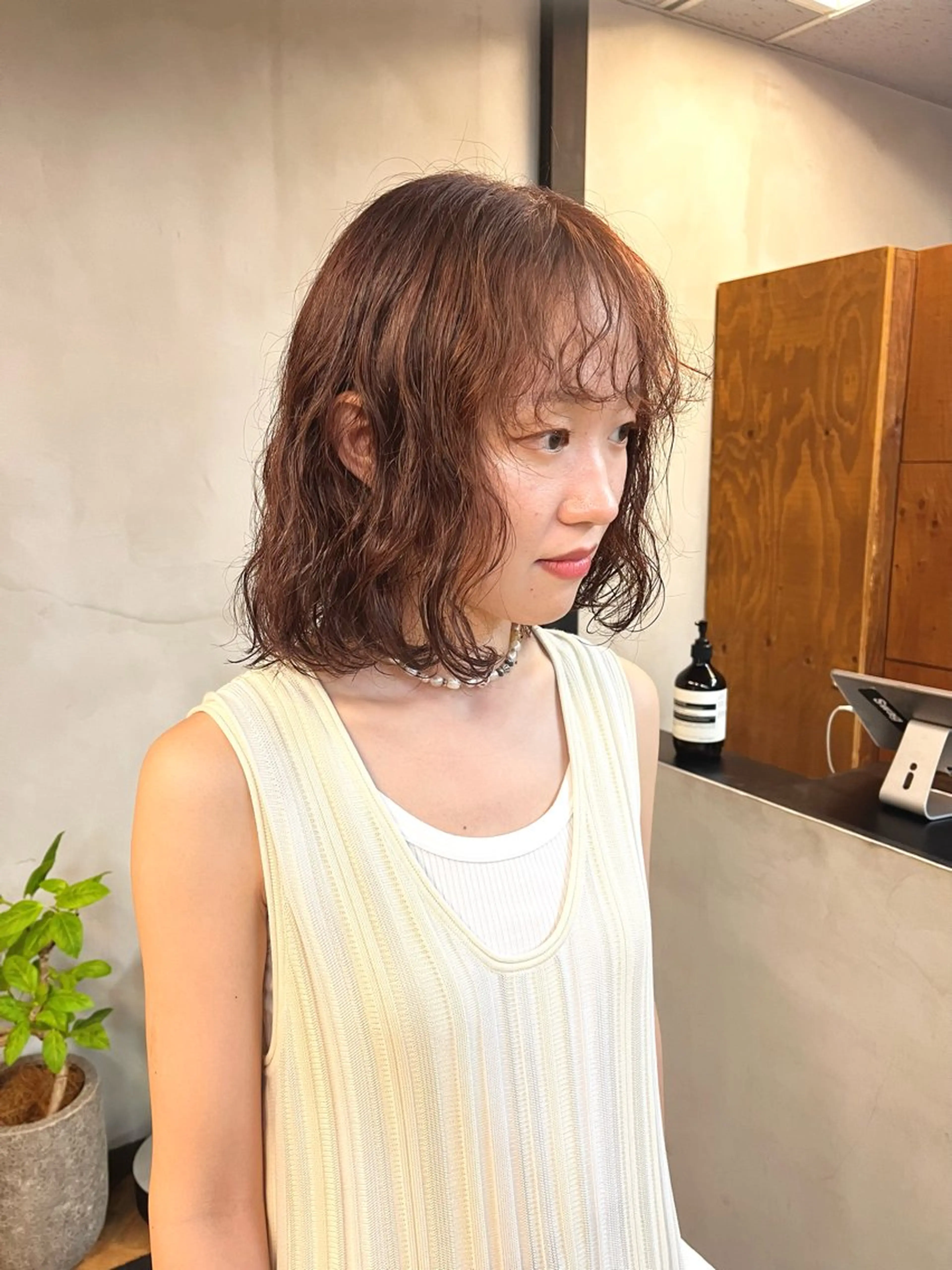 ミディアム カラー ヘアアレンジ ベージュカラー ブリーチ ダブルカラー ブリーチなしカラー ヘアカラー トリートメント ena/ブリーチなし 透明感・レイヤー🎀のヘアスタイル