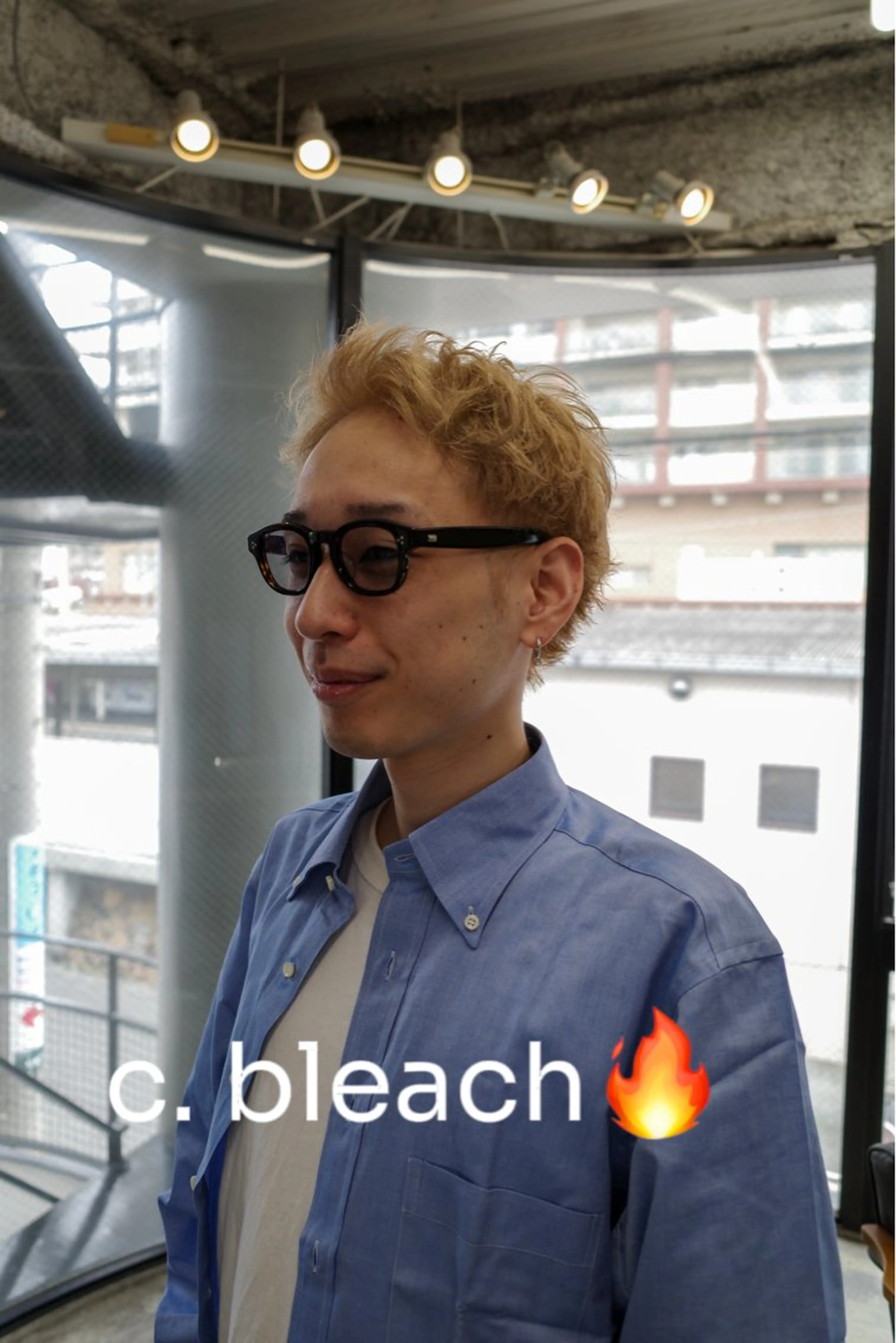 カラー メンズ アップバング メンズハイライト マッシュ メンズパーマ メンズツイストパーマ 三野 光太郎のヘアスタイル