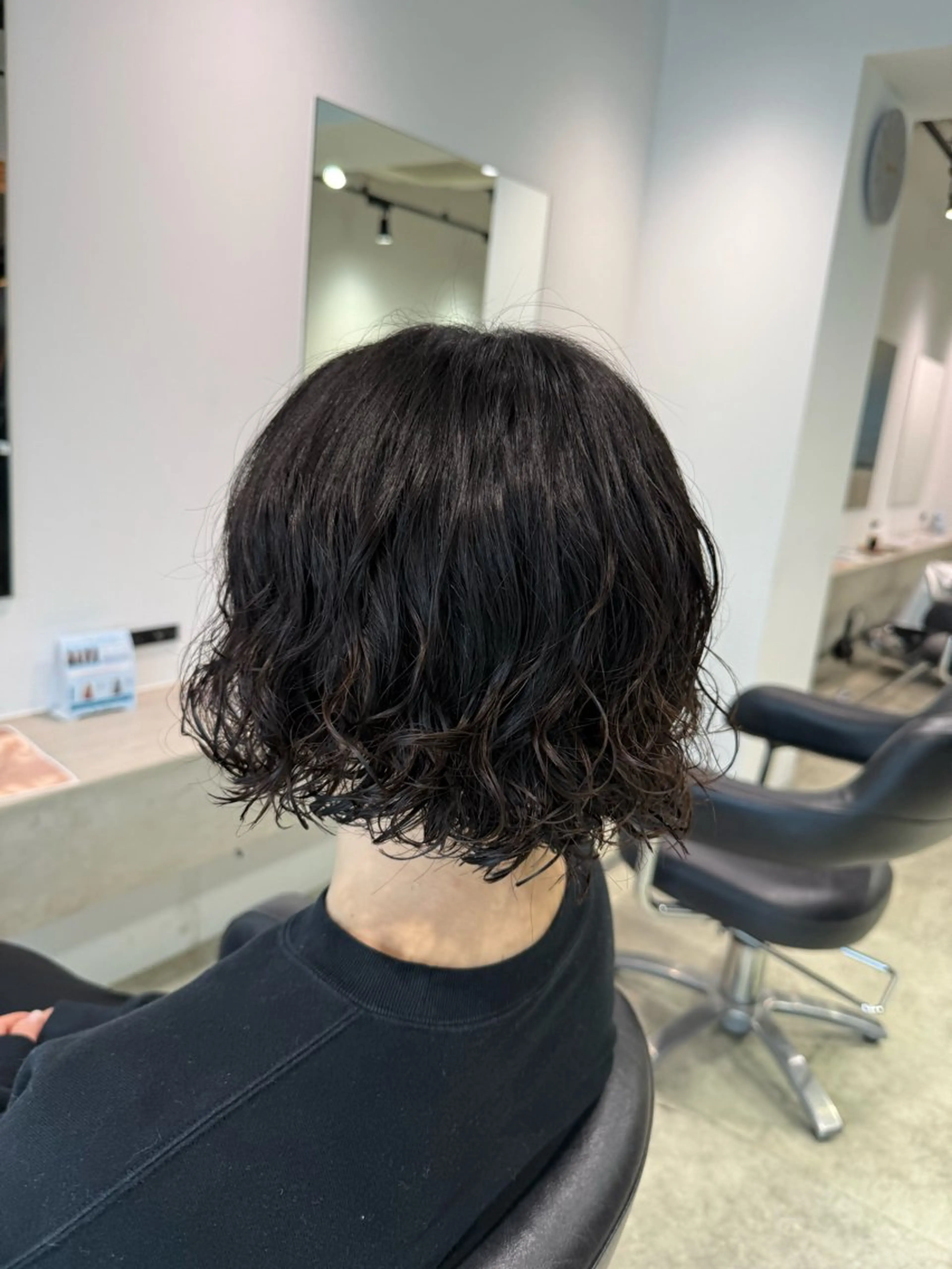 ショート パーマ ボブ 内田 涼風のヘアスタイル