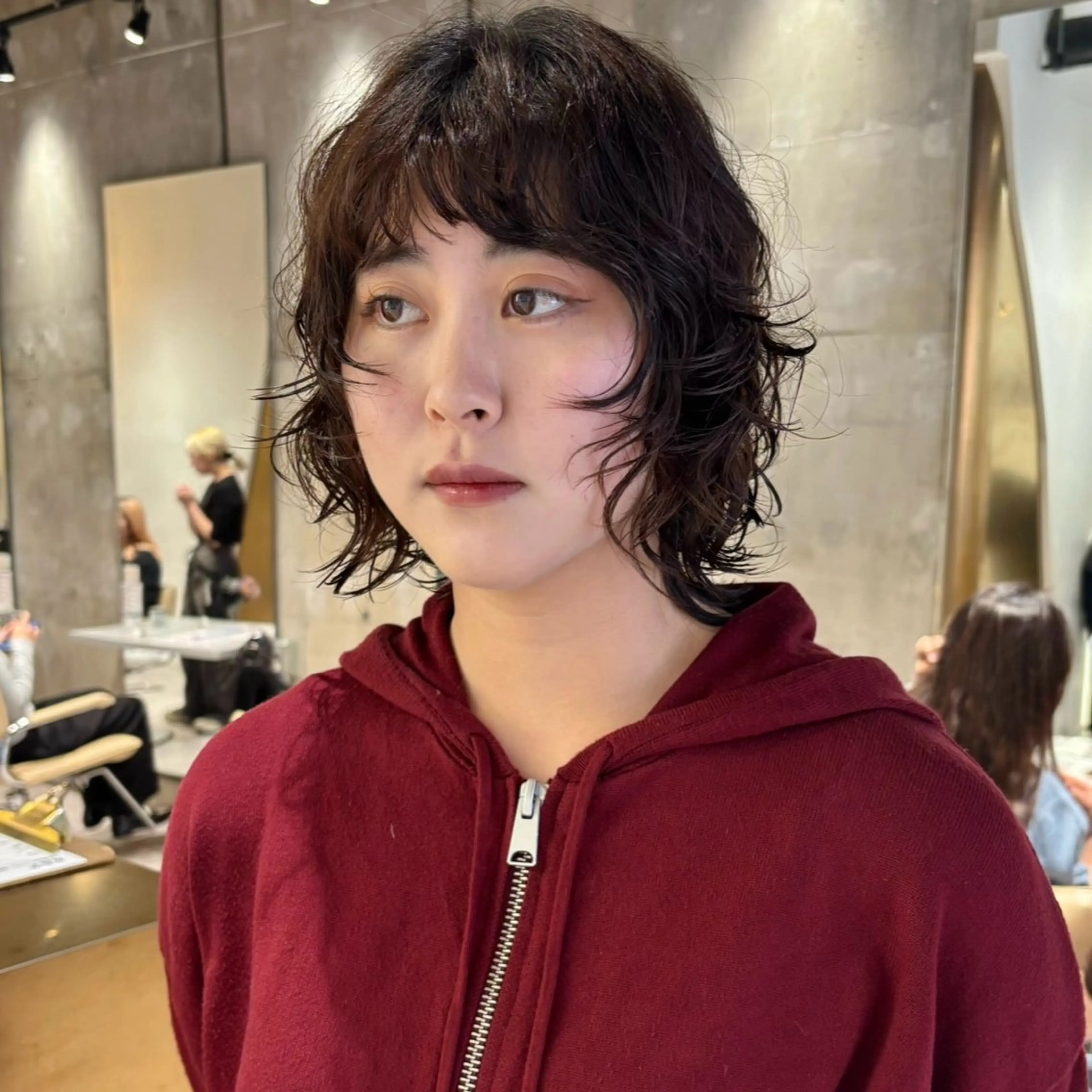 ミディアム パーマ ミディアムパーマ レイヤーカット カット パーマ mina🪐立川駅/ 無料ショートカットのヘアスタイル