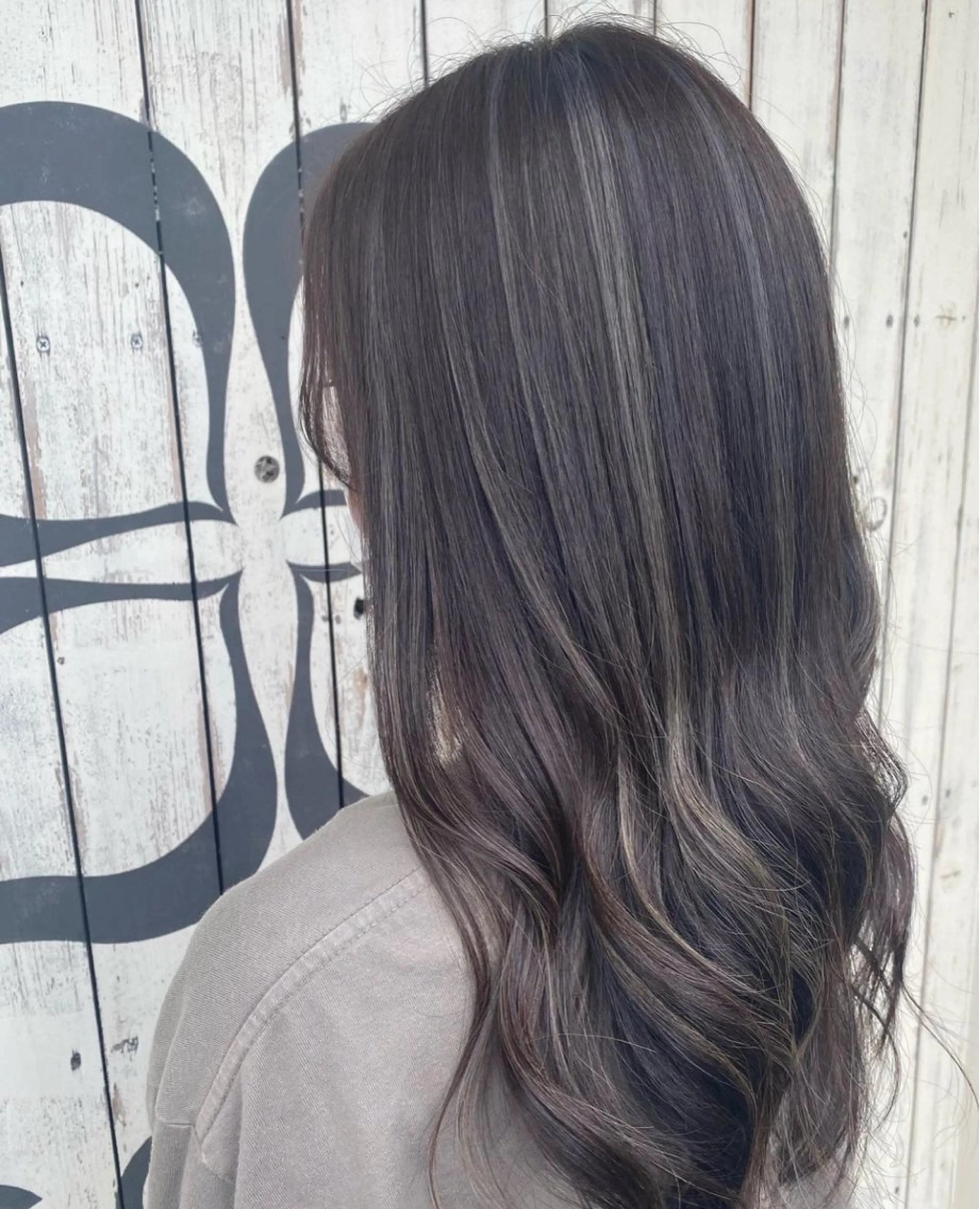 セミロング カラー ヘアカラー 伊庭 勇輝のヘアスタイル