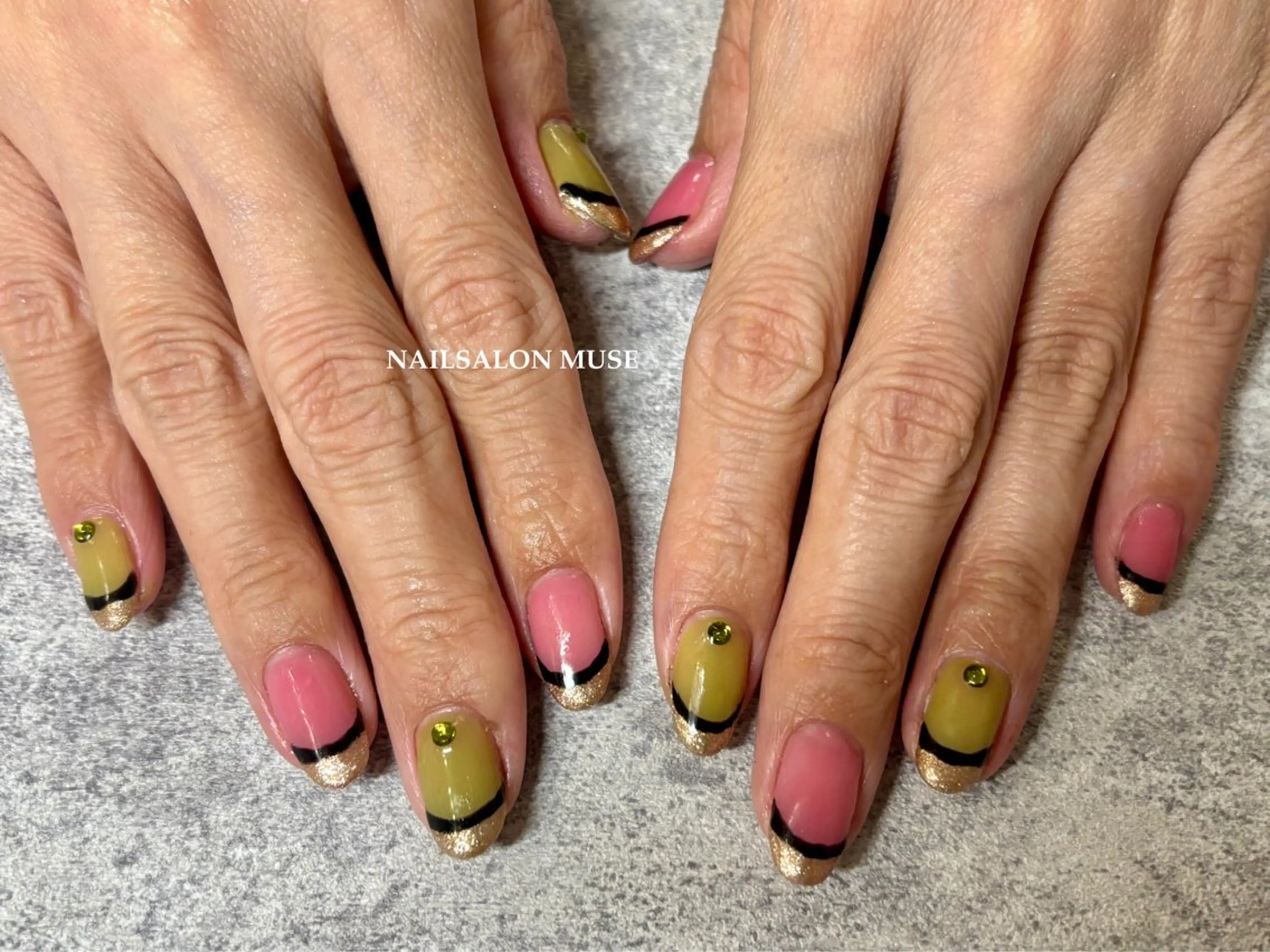 ネイル フレンチネイル ジェルネイル マグネットネイル ワンカラーネイル パラジェル Nail Salon MUSE    Aiのネイルデザイン