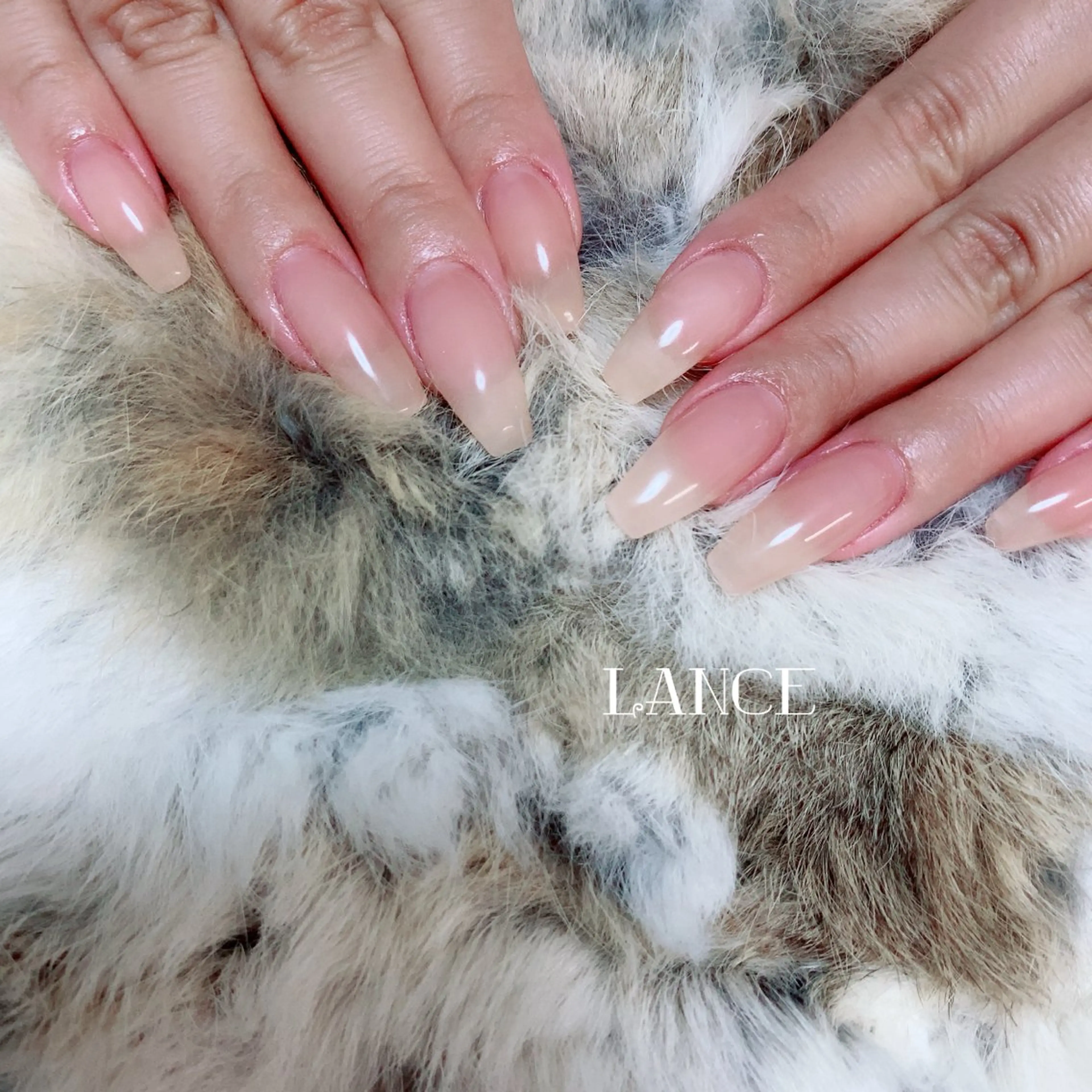 ネイル オーロラネイル フレンチネイル グラデーション キラキラネイル 韓国ネイル Lance nailのネイルデザイン