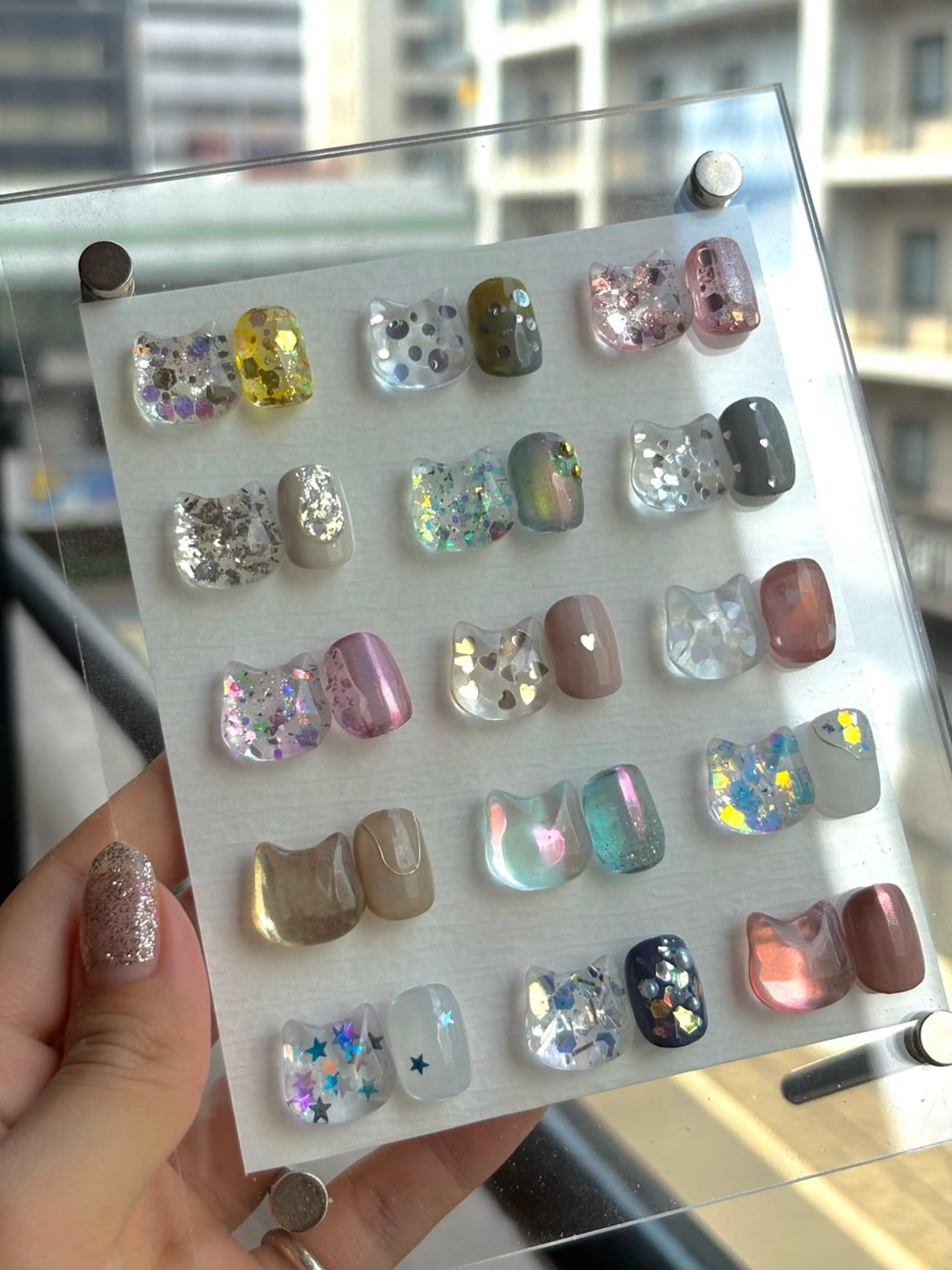 ネイル ジェルネイル ホログラムネイル キラキラネイル ラメ(グリッター) オフィスネイル 本町🤍ちゅるん 自爪育成✨🤍のネイルデザイン