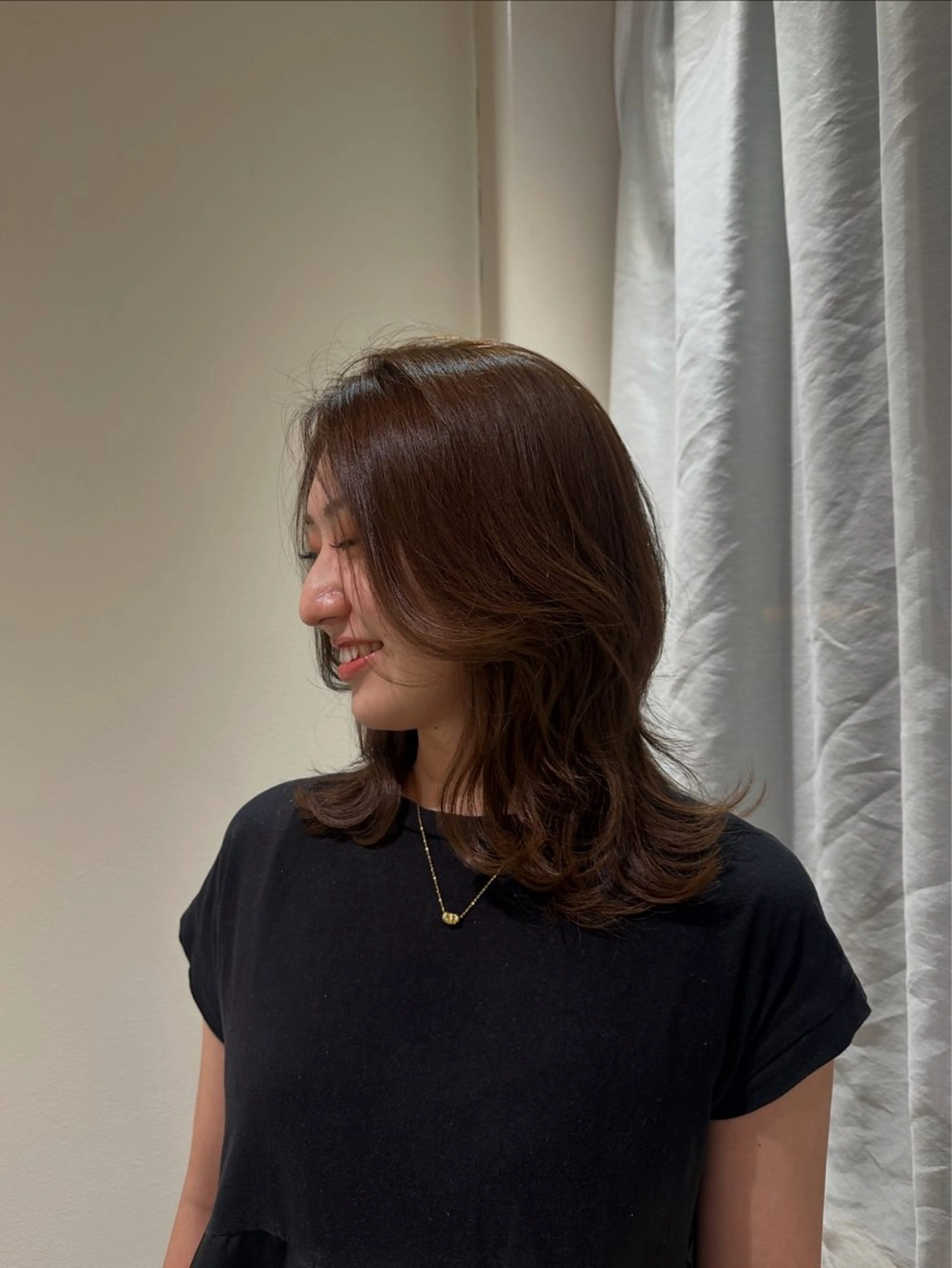 ミディアム レイヤーカット 中野 はるるのヘアスタイル