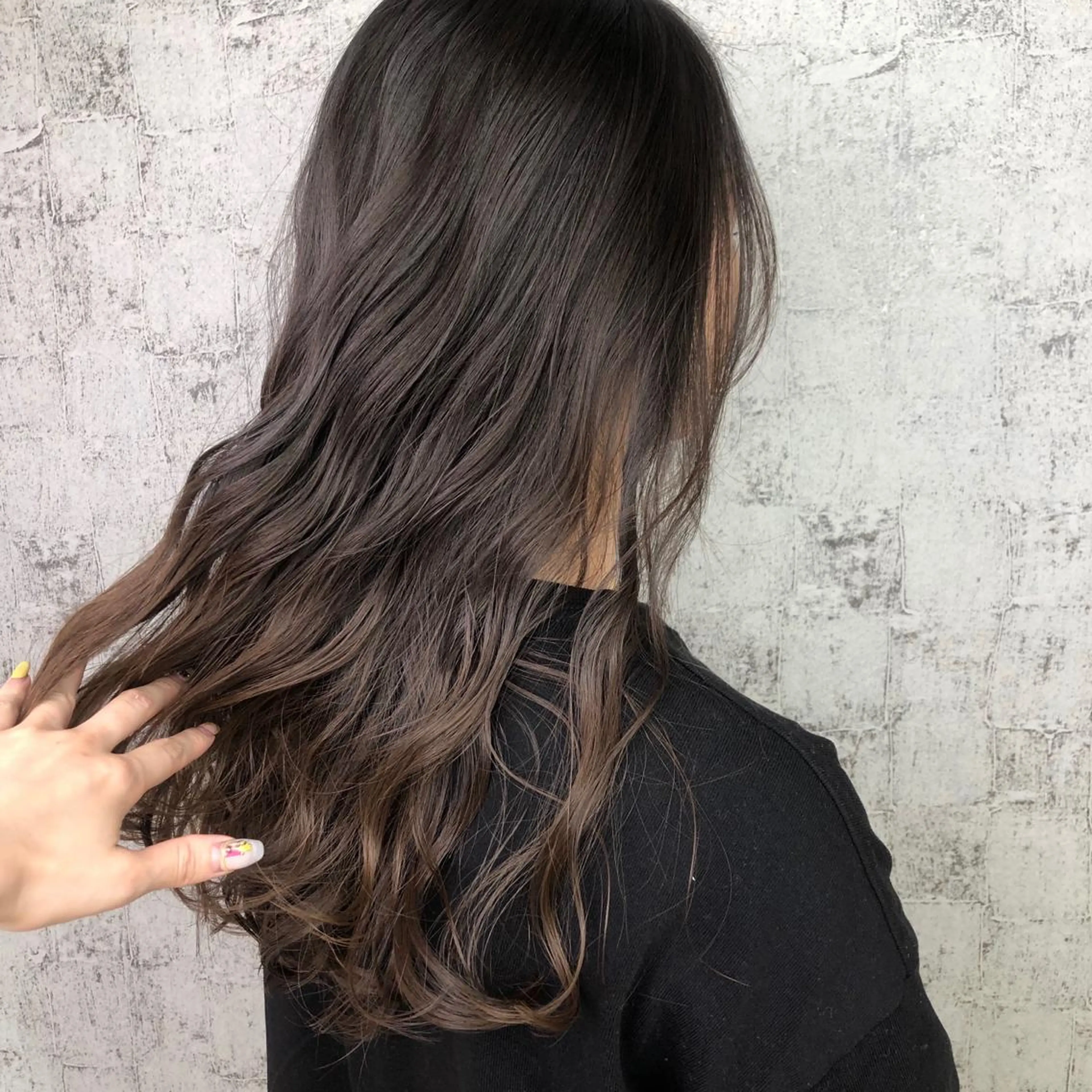 ロング カラー ベージュカラー デザインカラー グラデーションカラー 小顔レイヤー/ ベージュ🤍Rieのヘアスタイル