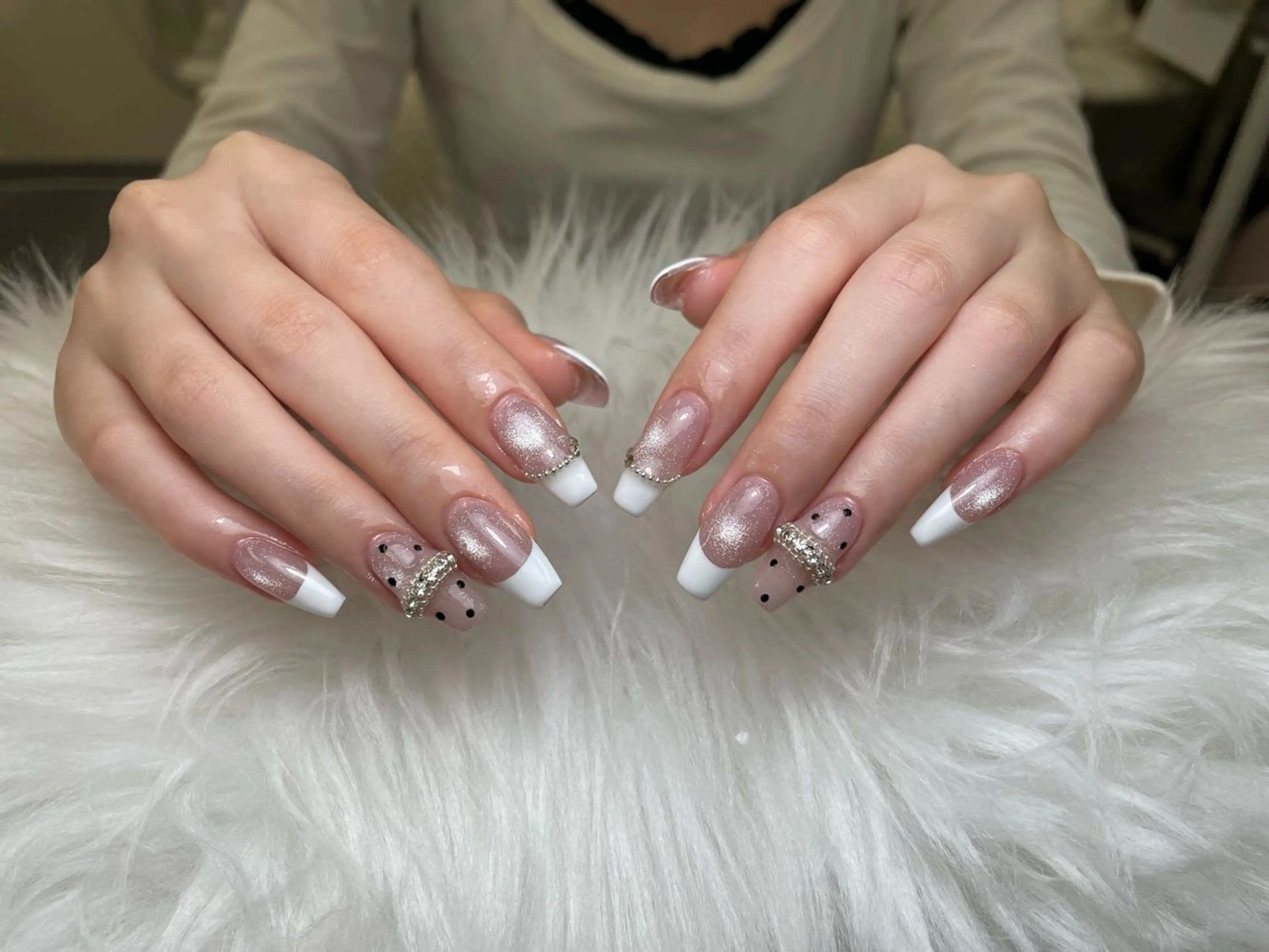 ネイル フレンチネイル ジェルネイル ガーリー 韓国ネイル ロングネイル ハンドネイル ミ チャンのネイルデザイン