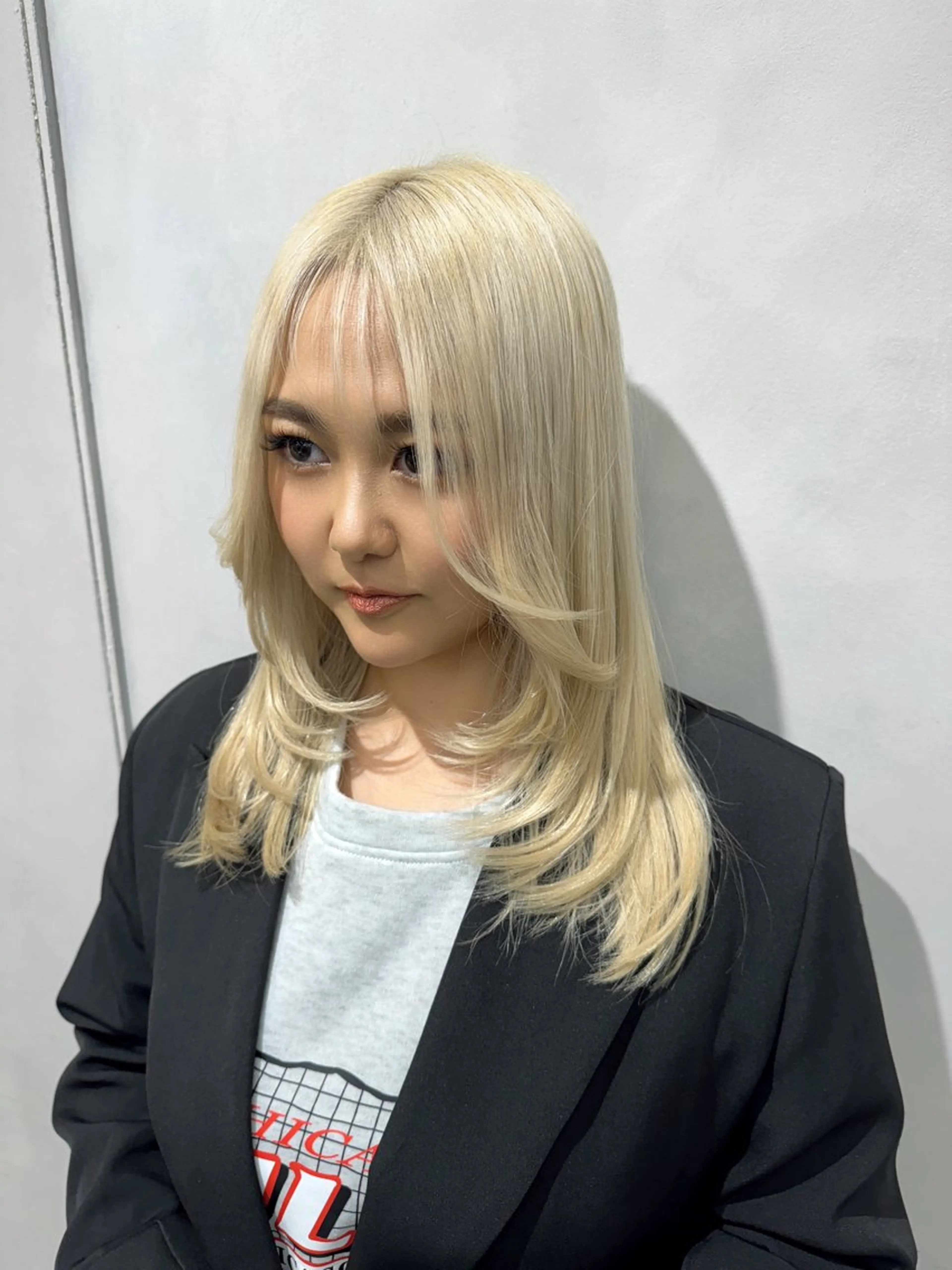 平日限定✨🩷ダブルカラー🩵【カット】＋【ケアブリーチ】＋【カラー】¥13000トリートメント付✨ロング料金なしの写真