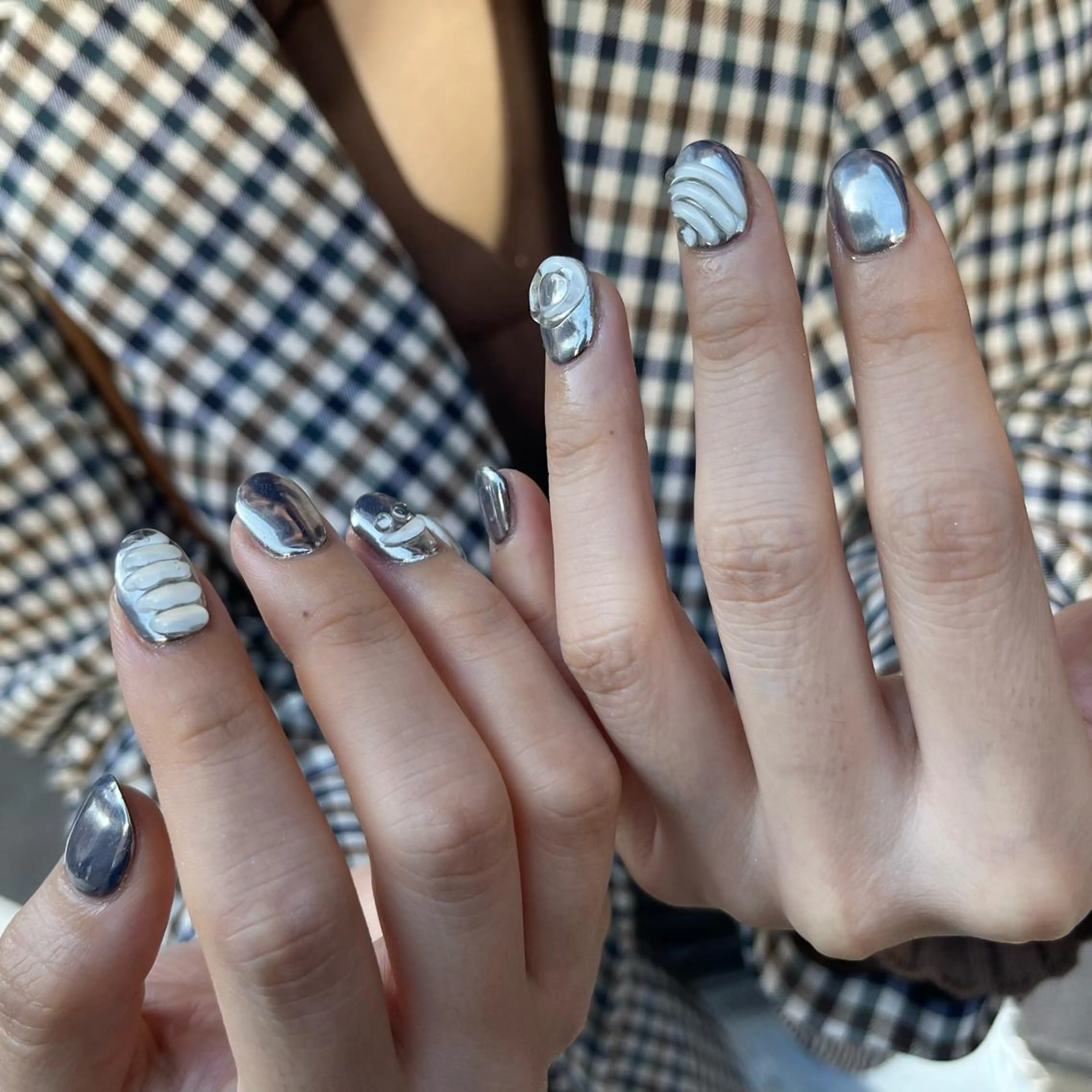ネイル ジェルネイル 氷ネイル・うるうるネイル 韓国ネイル ラメ(グリッター) ミラーネイル ニュアンスネイル 💅🏻yuuiのネイルデザイン