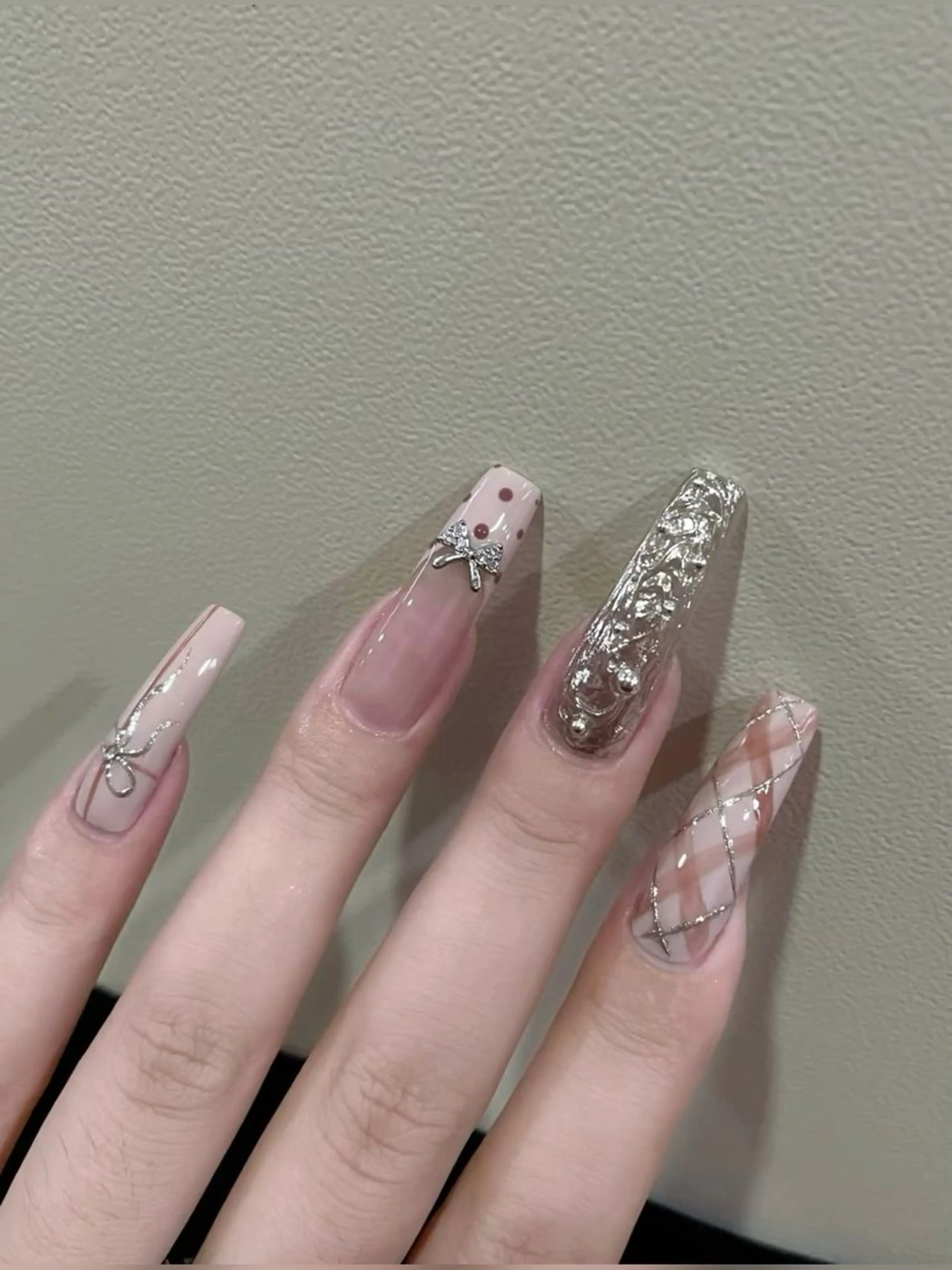 カラー グラデーションカラー ハンドネイル AIN Nailのネイルデザイン