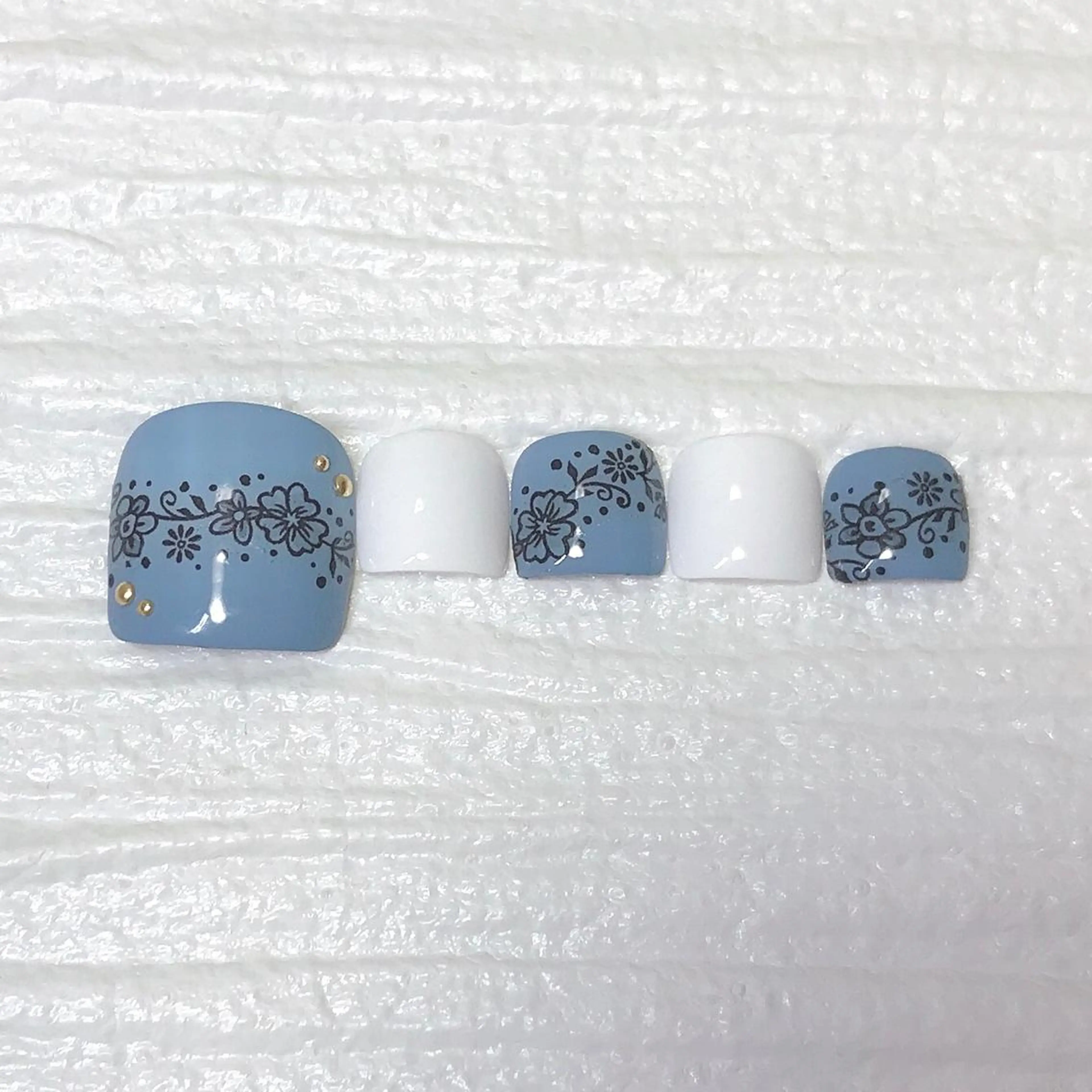 ネイル ブルー フットネイル レース シンプルネイル ホワイト フットネイル ステラ marikominoのネイルデザイン