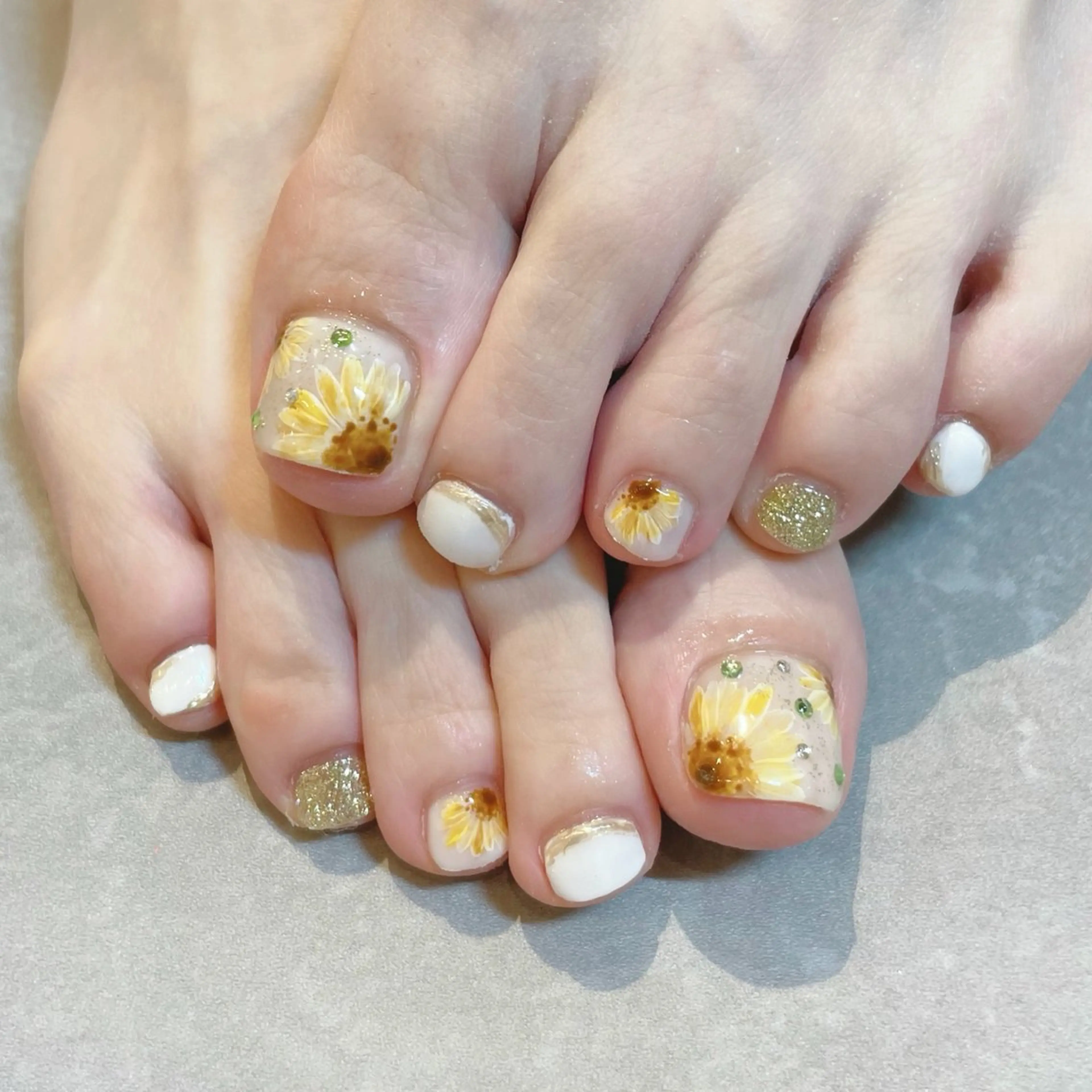 ネイル フットネイル ネイルサロン エルフィンのネイルデザイン