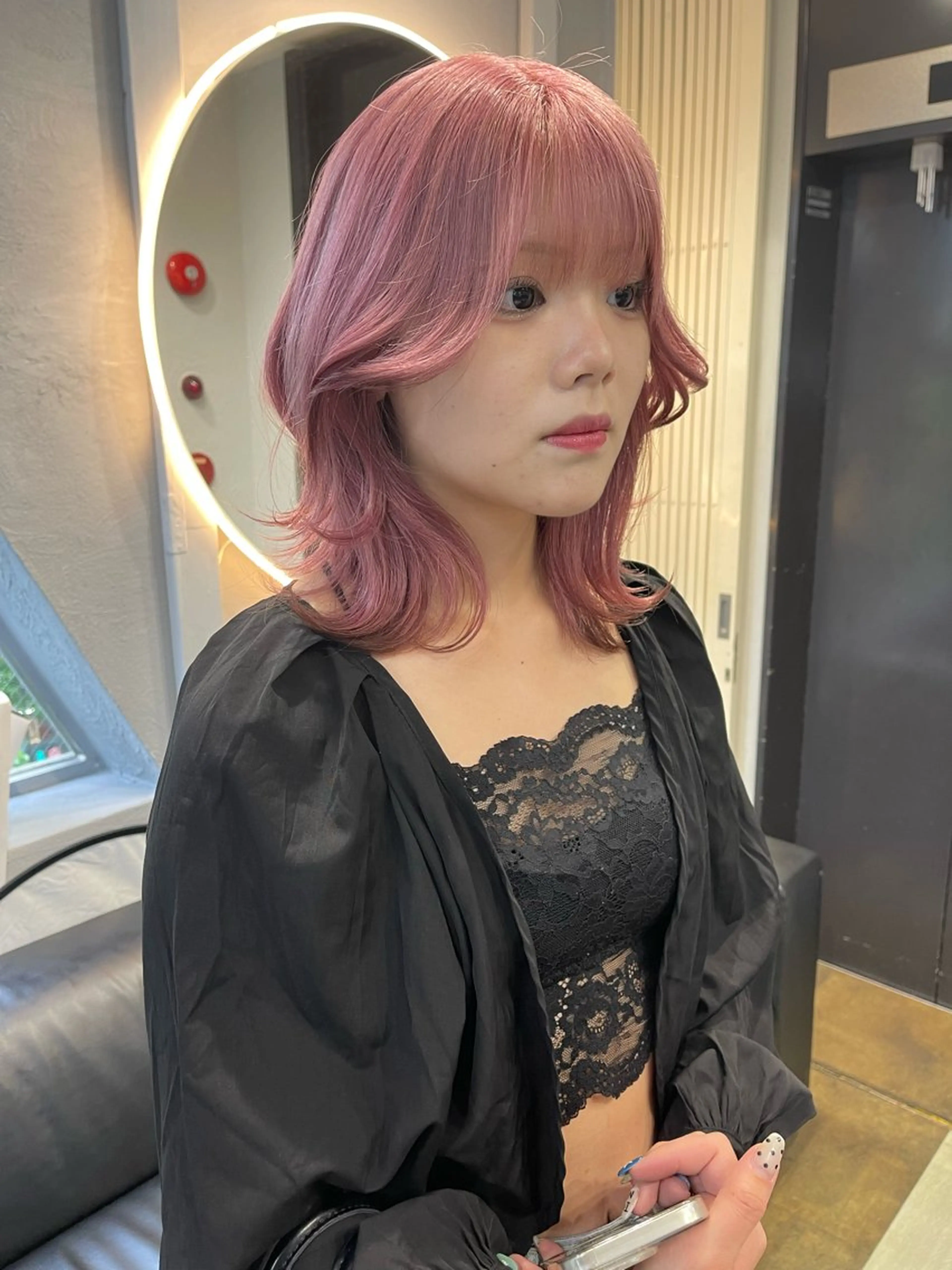 ミディアム カラー ベージュカラー ブリーチ ケアブリーチ デザインカラー ダブルカラー ヘアカラー トリートメント TATSUブリーチ/ ミルクティーベージュのヘアスタイル