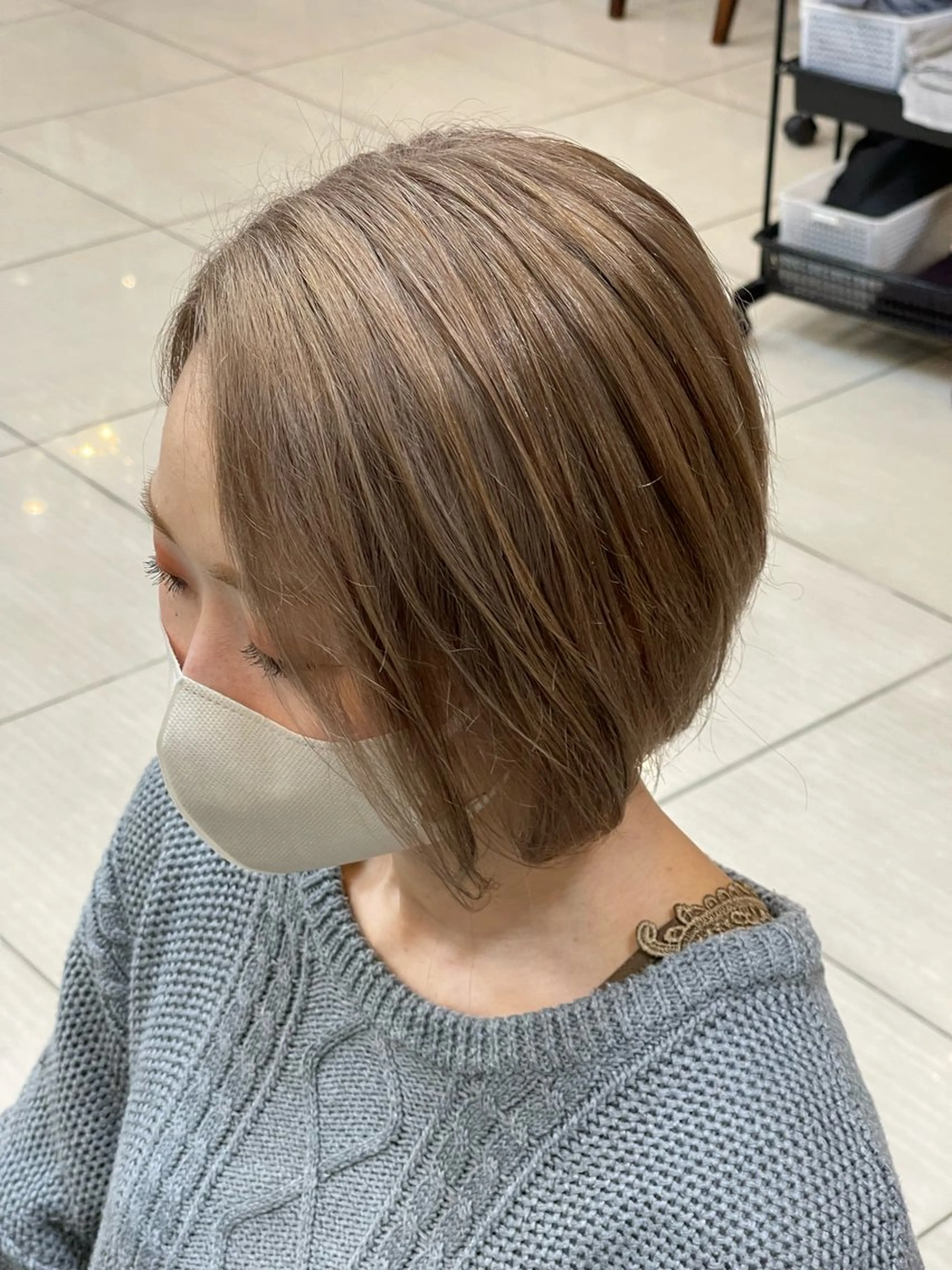 ショート カラー ベージュカラー ブリーチ ケアブリーチ ダブルカラー ミルクティーベージュ カット ヘアカラー ダブルカラー/ 髪質改善💎安藤のヘアスタイル