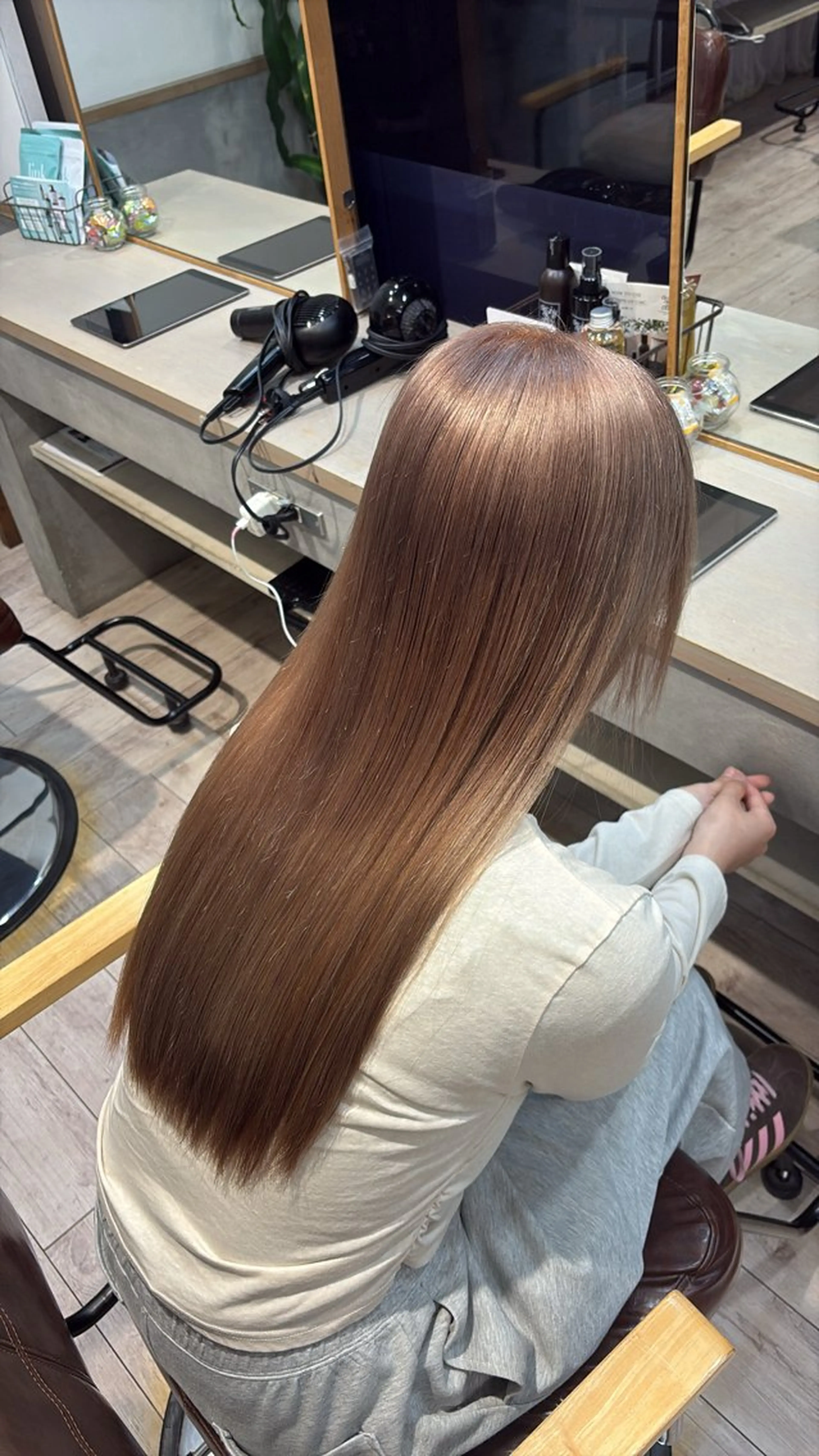 ロング ヘアカラー 箕輪 愛瑚のヘアスタイル