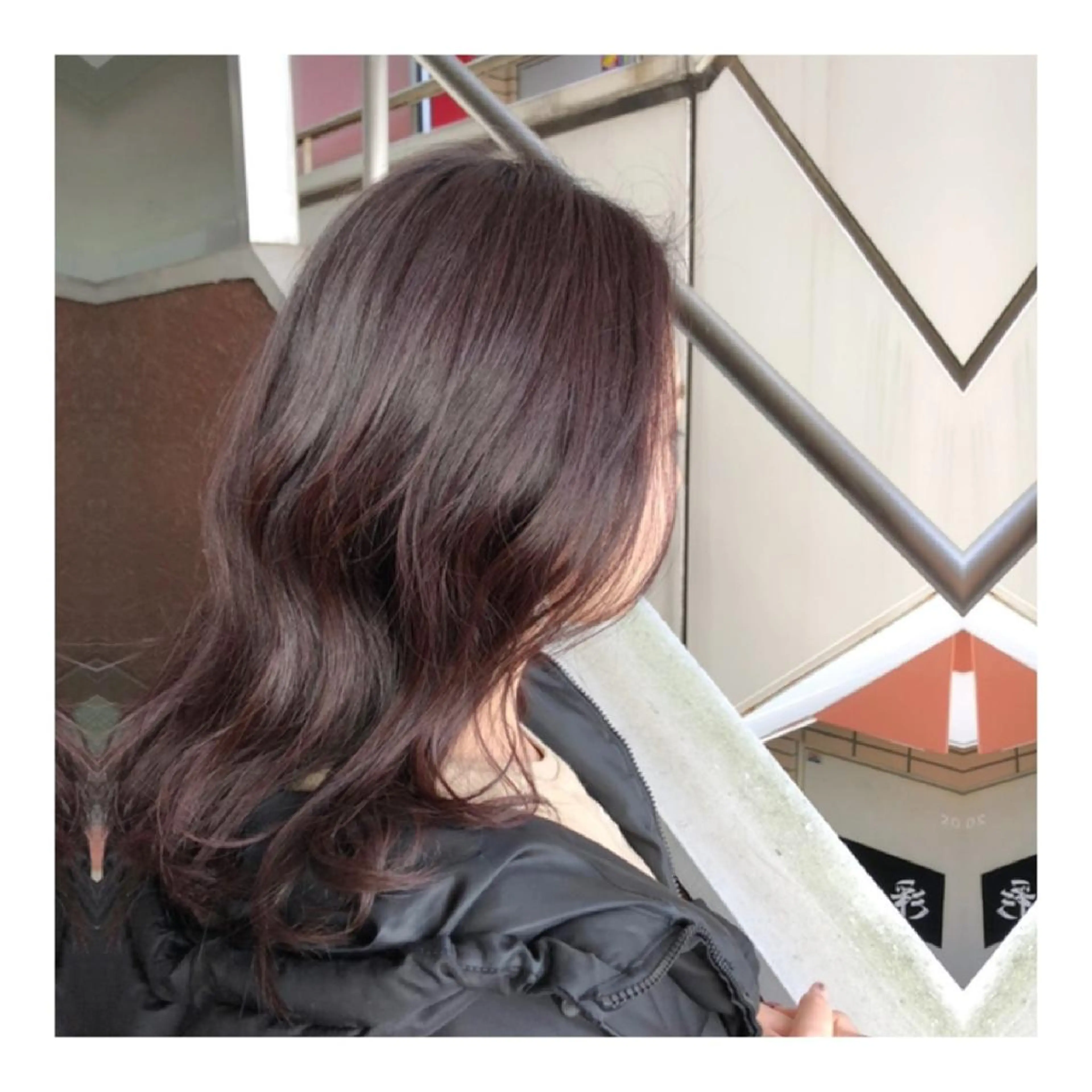 カラー セミロング バイオレットカラー Joshua / 素髪改善のヘアスタイル