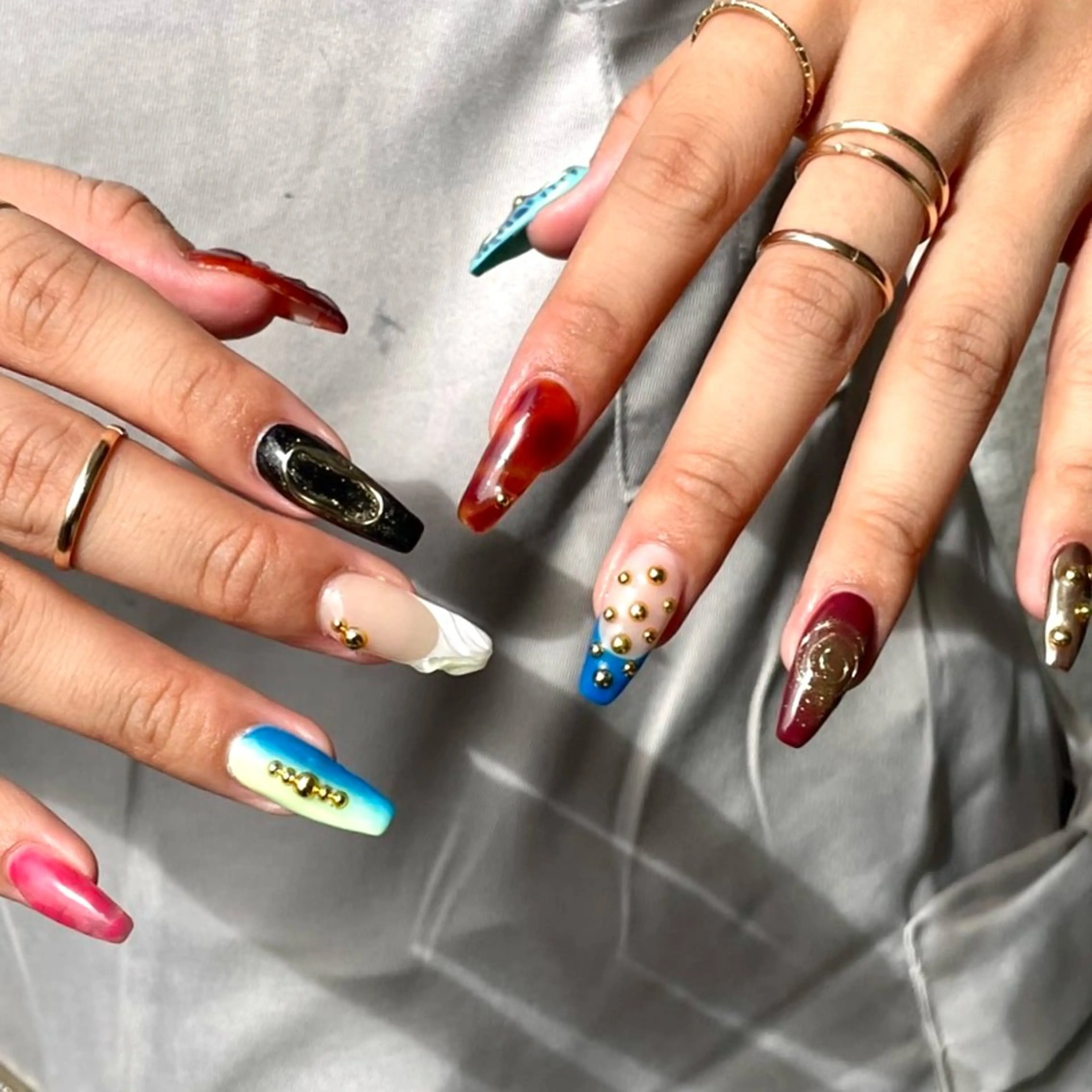 ネイル ハンドネイル 🌏AURORA | RiRi🪐のネイルデザイン