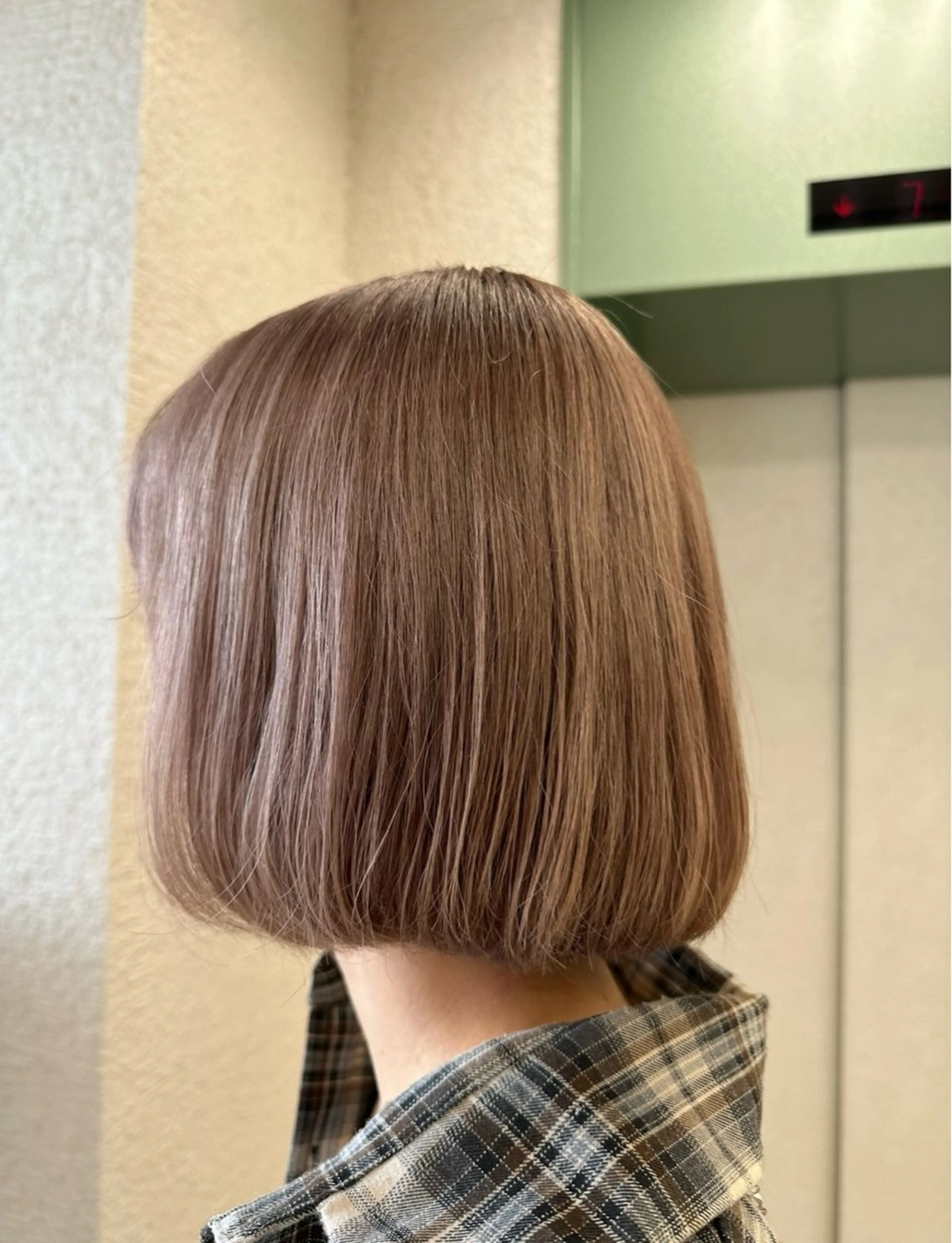 ショート カラー ベージュカラー ブリーチ ケアブリーチ 透明感カラー ダブルカラー 艶髪 黄金比みくのヘアスタイル