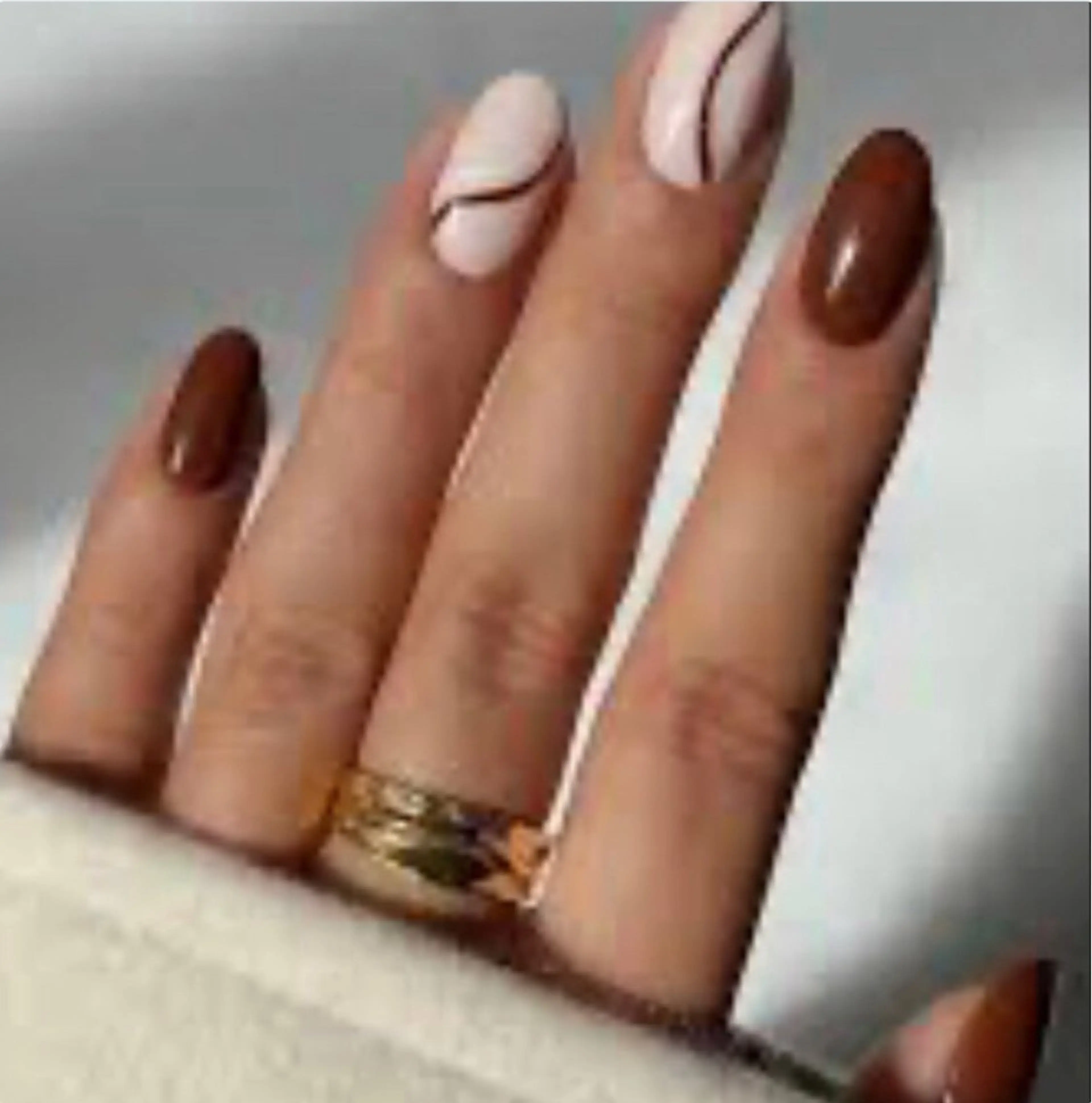 ネイル ハンドネイル ゲン レイカのネイルデザイン